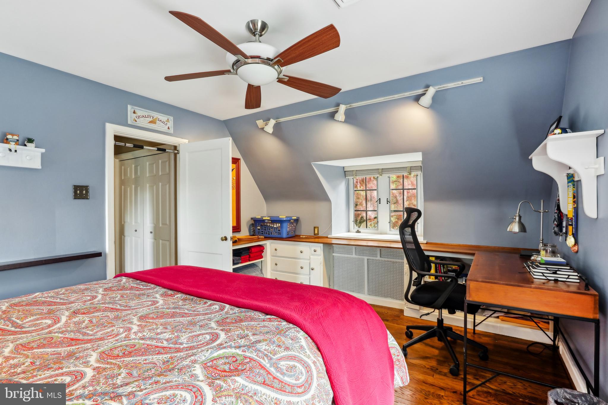 MEADOWBROOK - Residential
