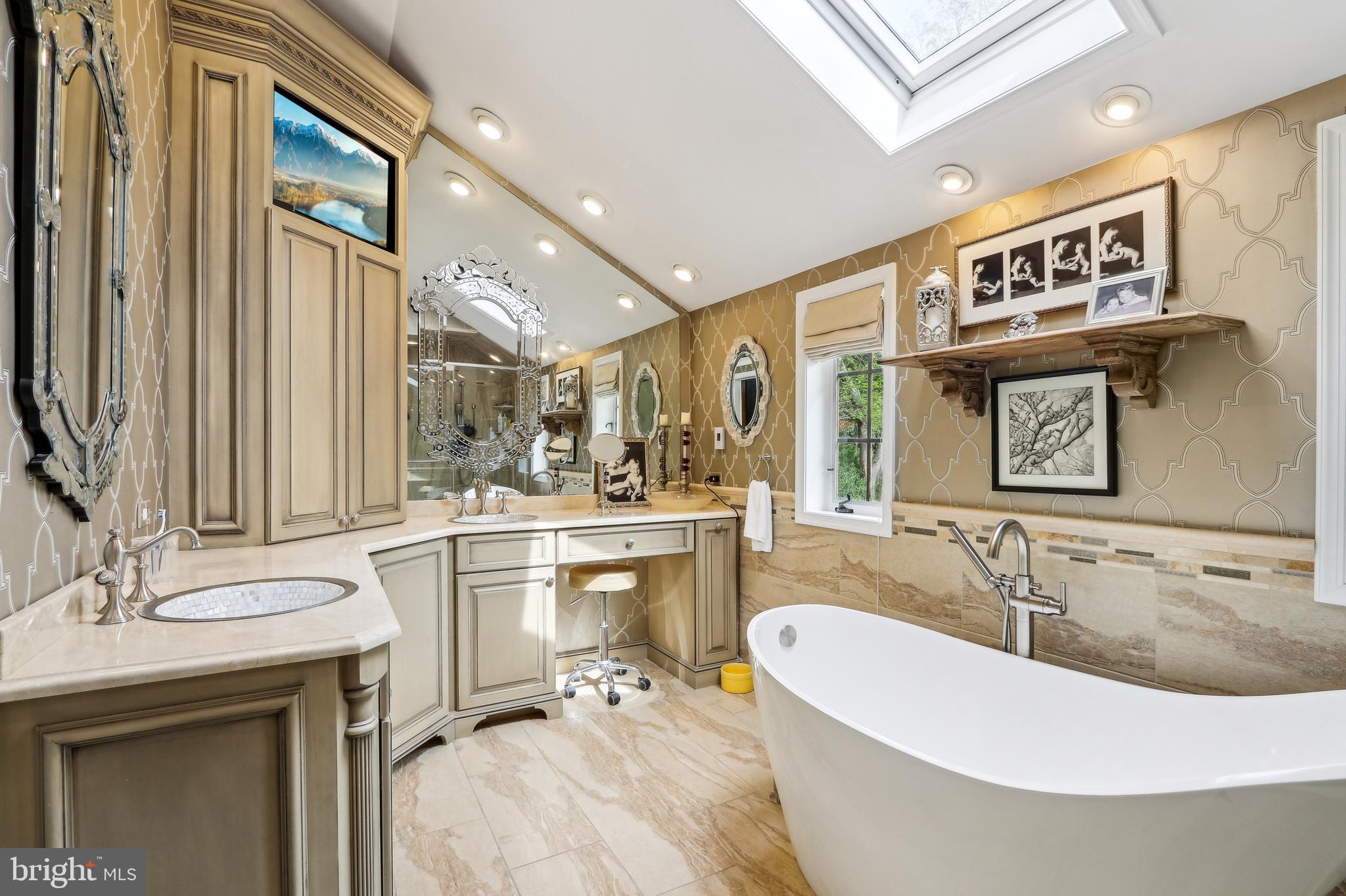MEADOWBROOK - Residential
