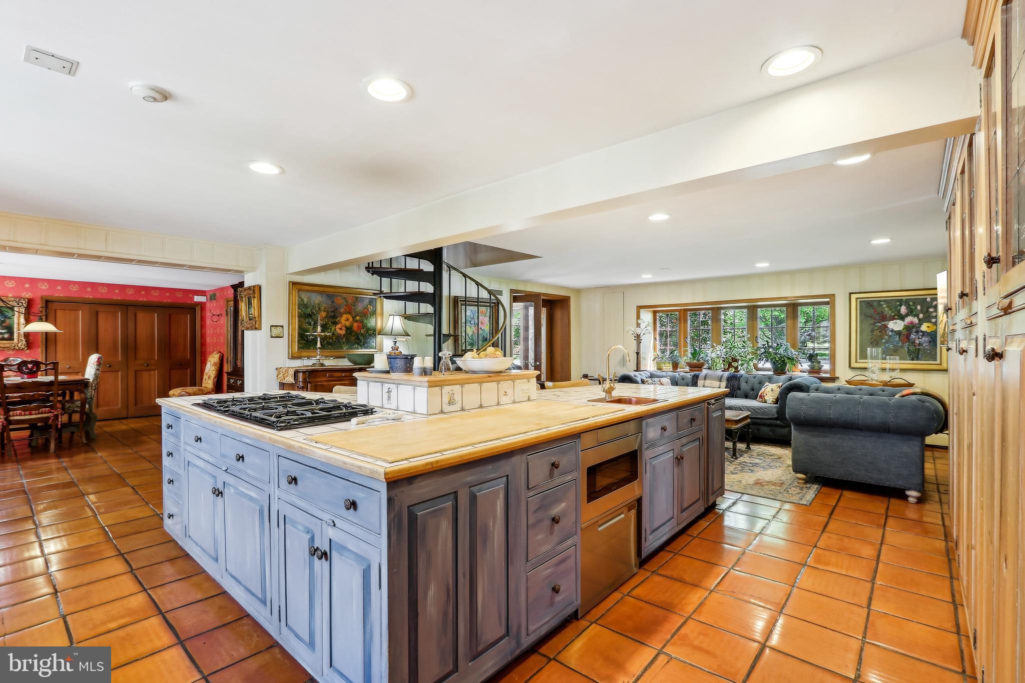 MEADOWBROOK - Residential