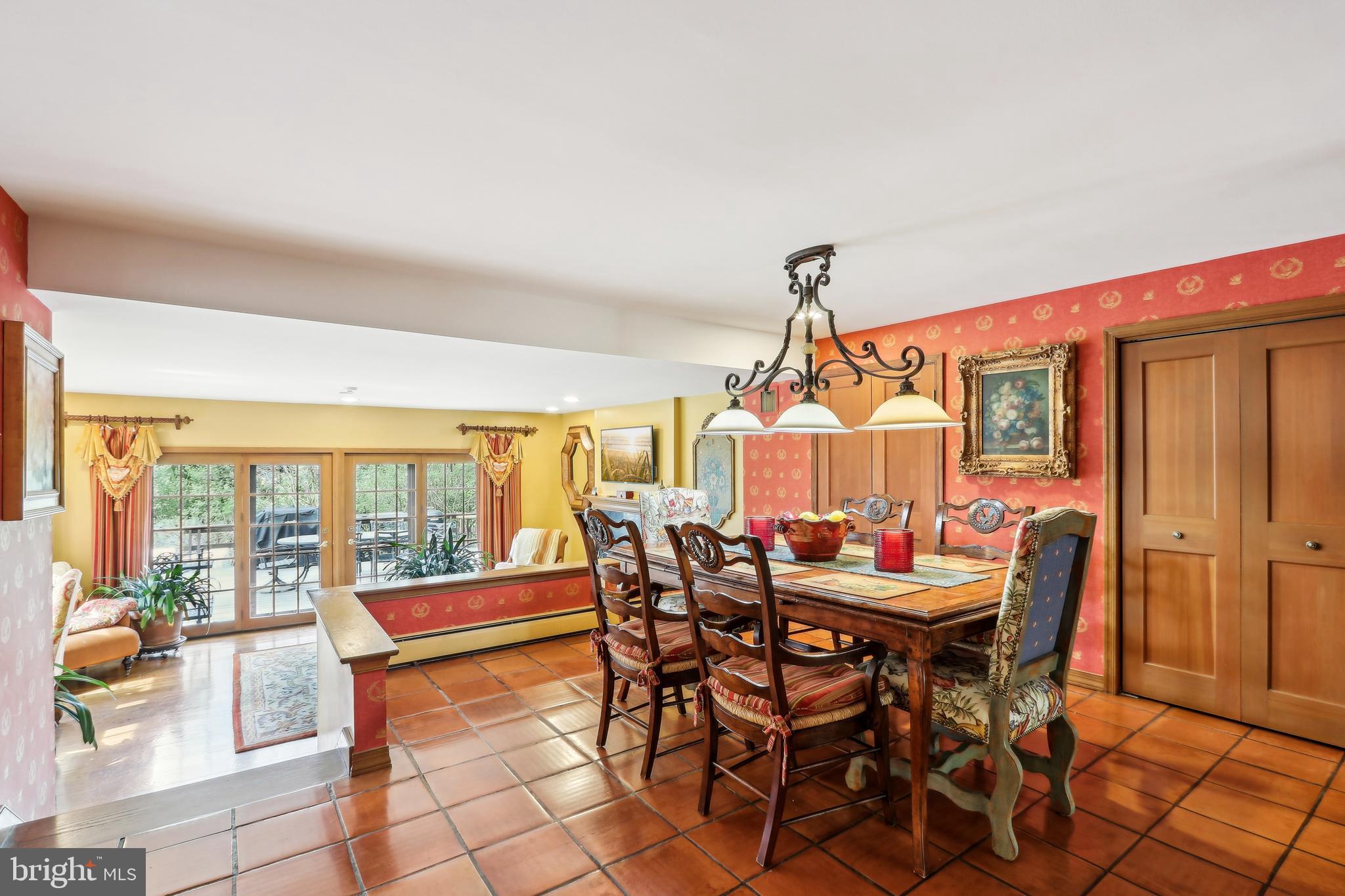 MEADOWBROOK - Residential