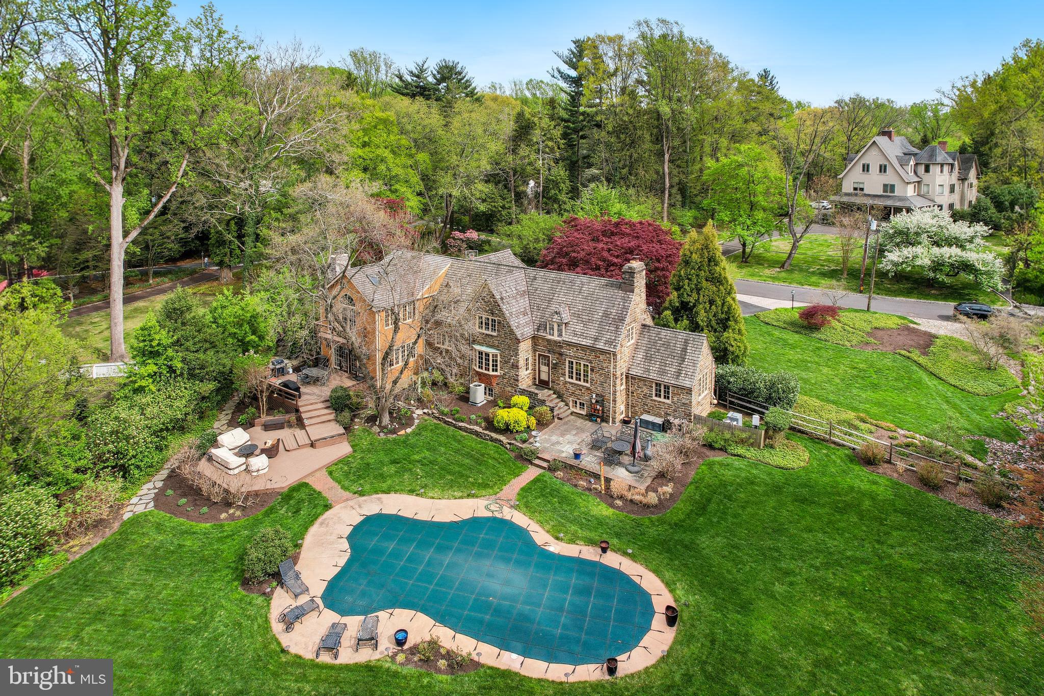 MEADOWBROOK - Residential