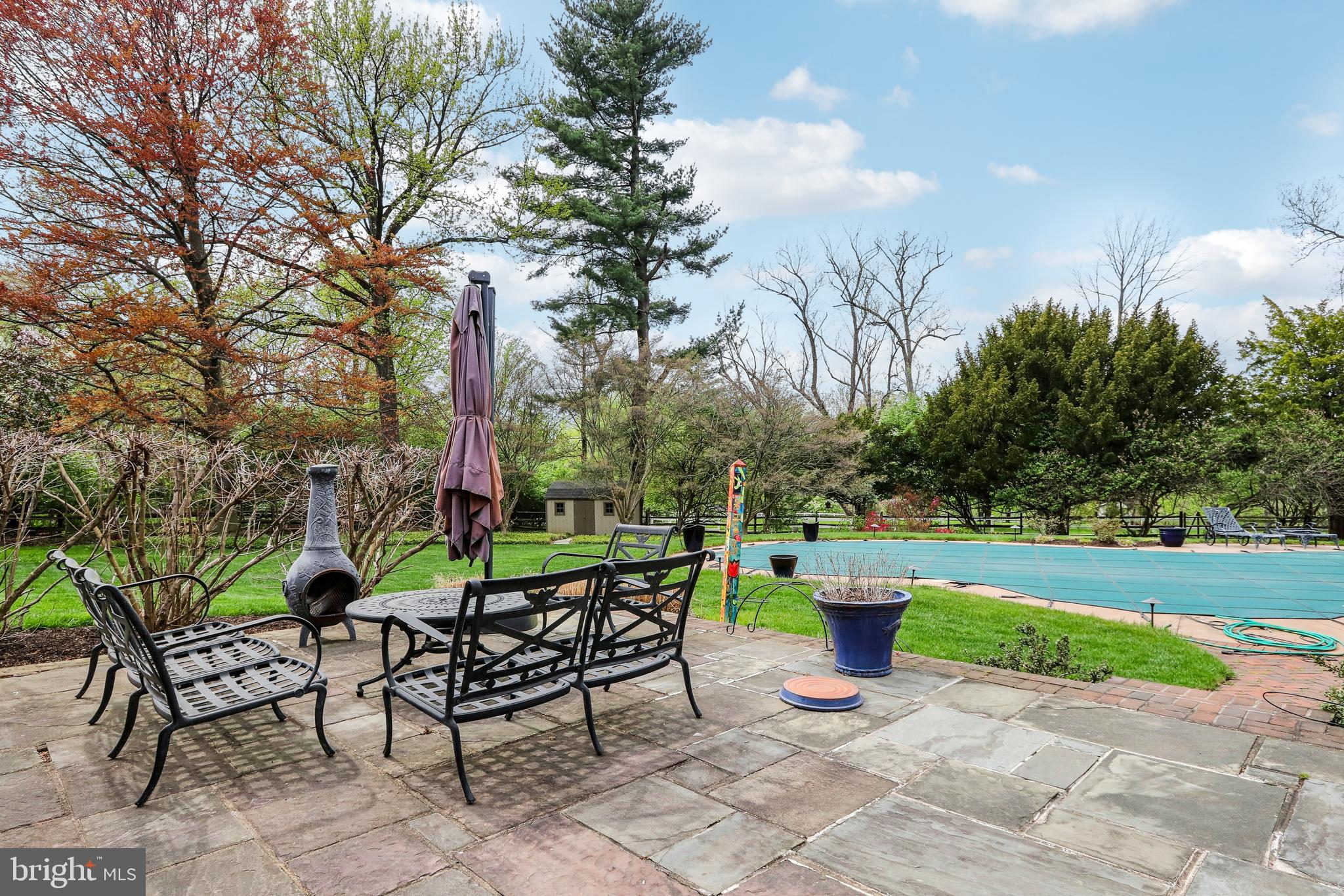 MEADOWBROOK - Residential