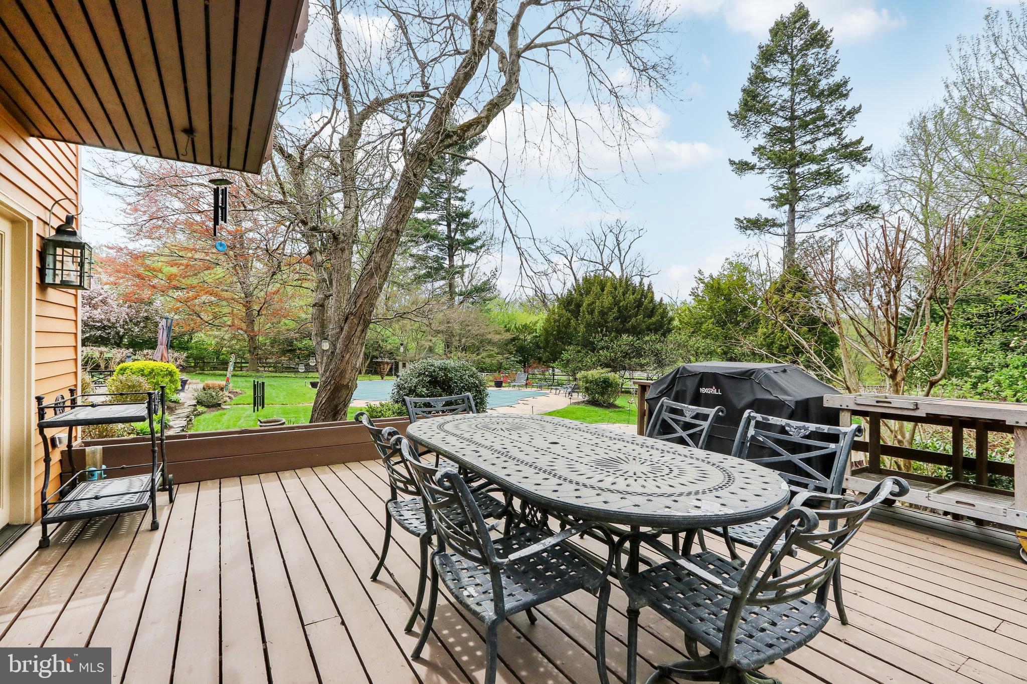 MEADOWBROOK - Residential