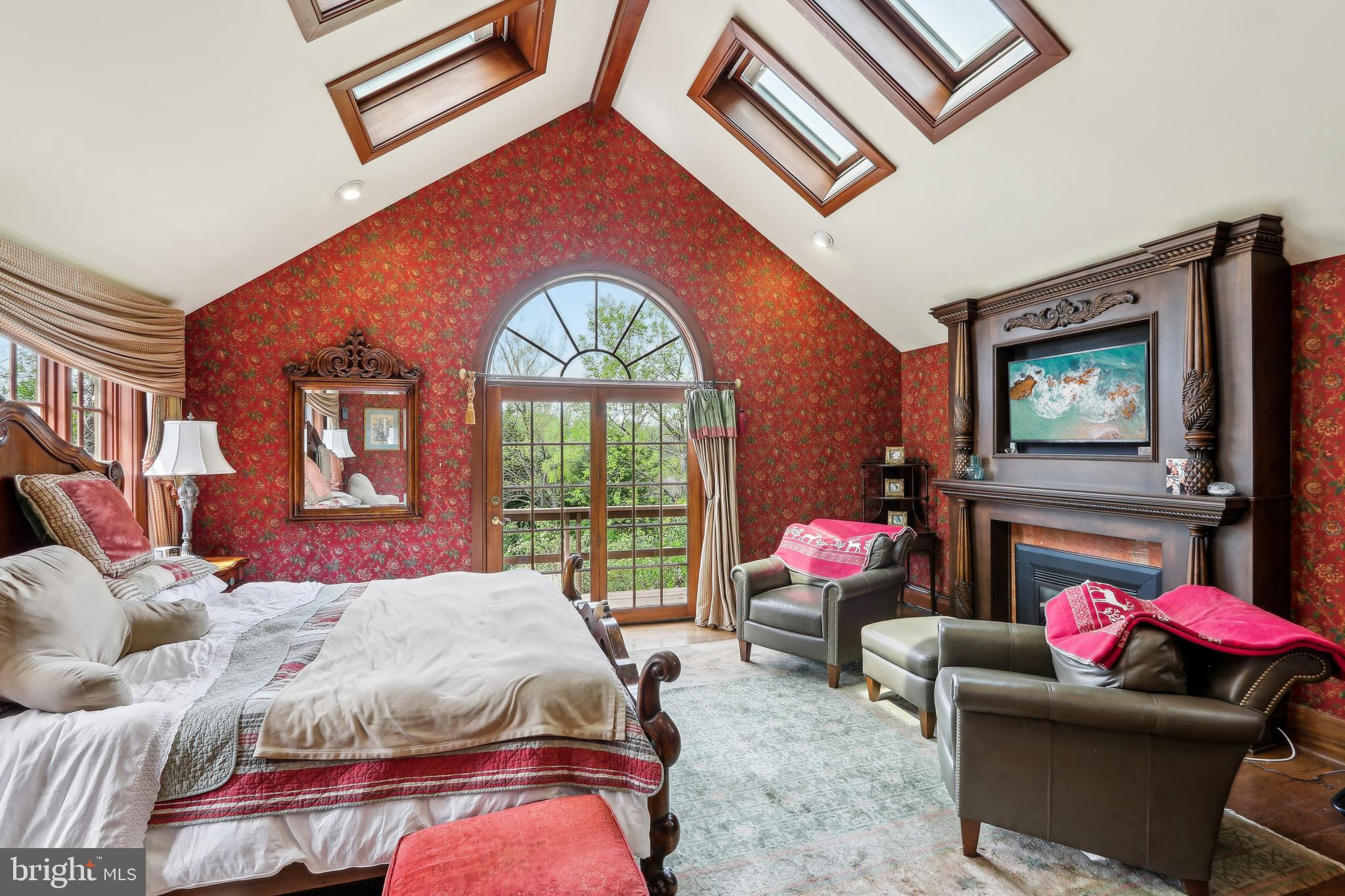 MEADOWBROOK - Residential