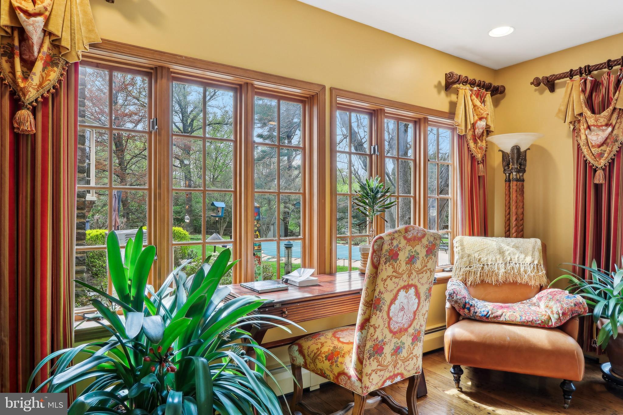 MEADOWBROOK - Residential