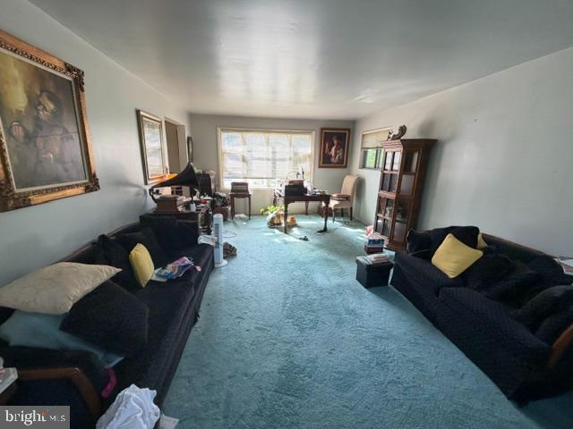 THE HIGHLANDS - Residential