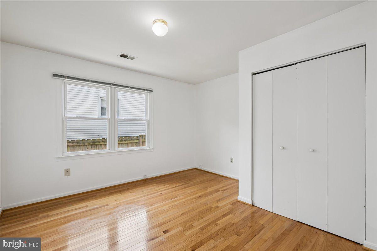 COLLEGE PARK KIDWELLS AD - Residential