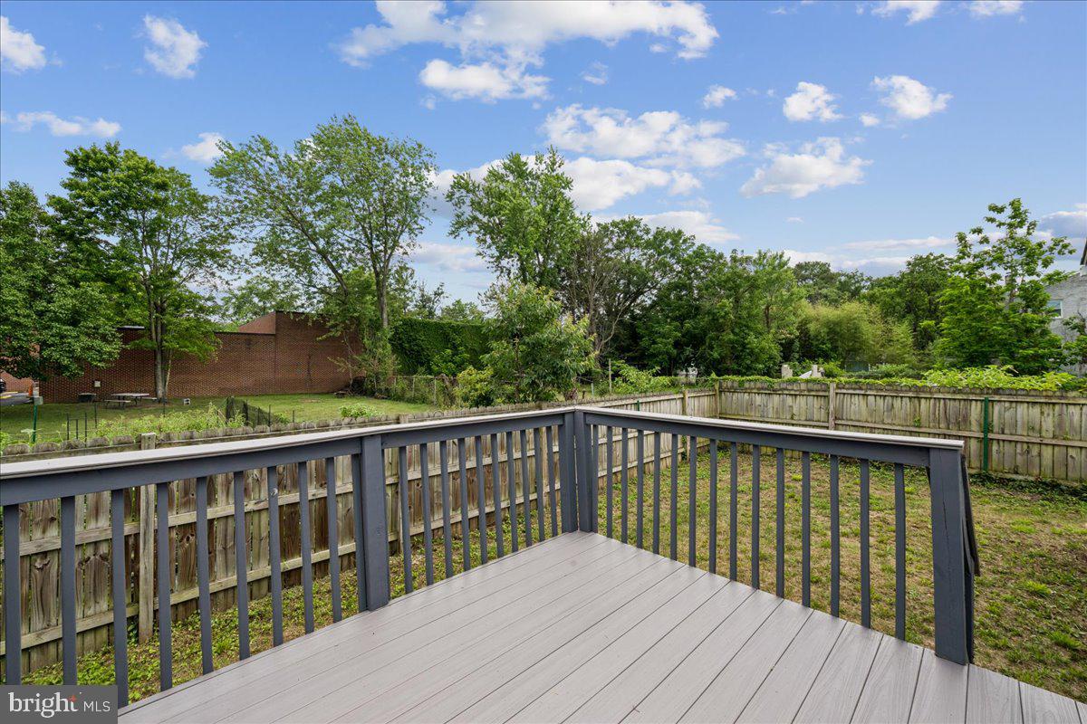 COLLEGE PARK KIDWELLS AD - Residential