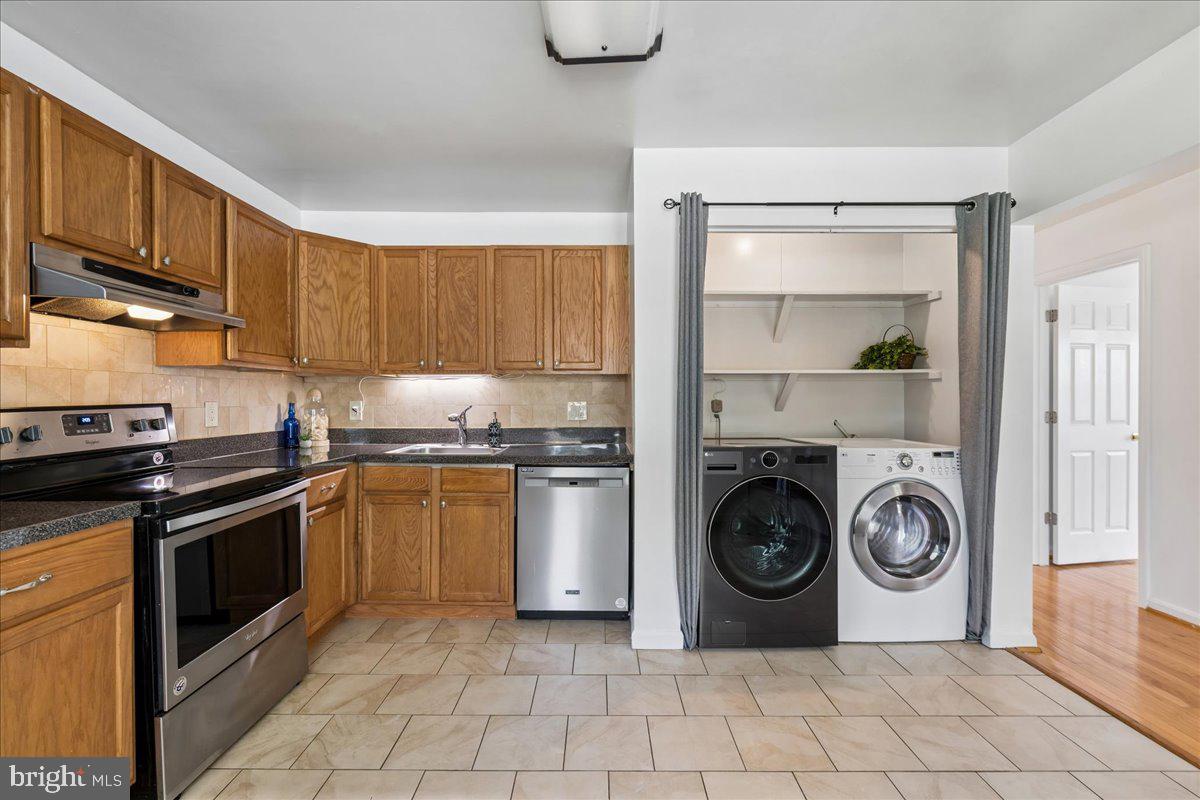 COLLEGE PARK KIDWELLS AD - Residential