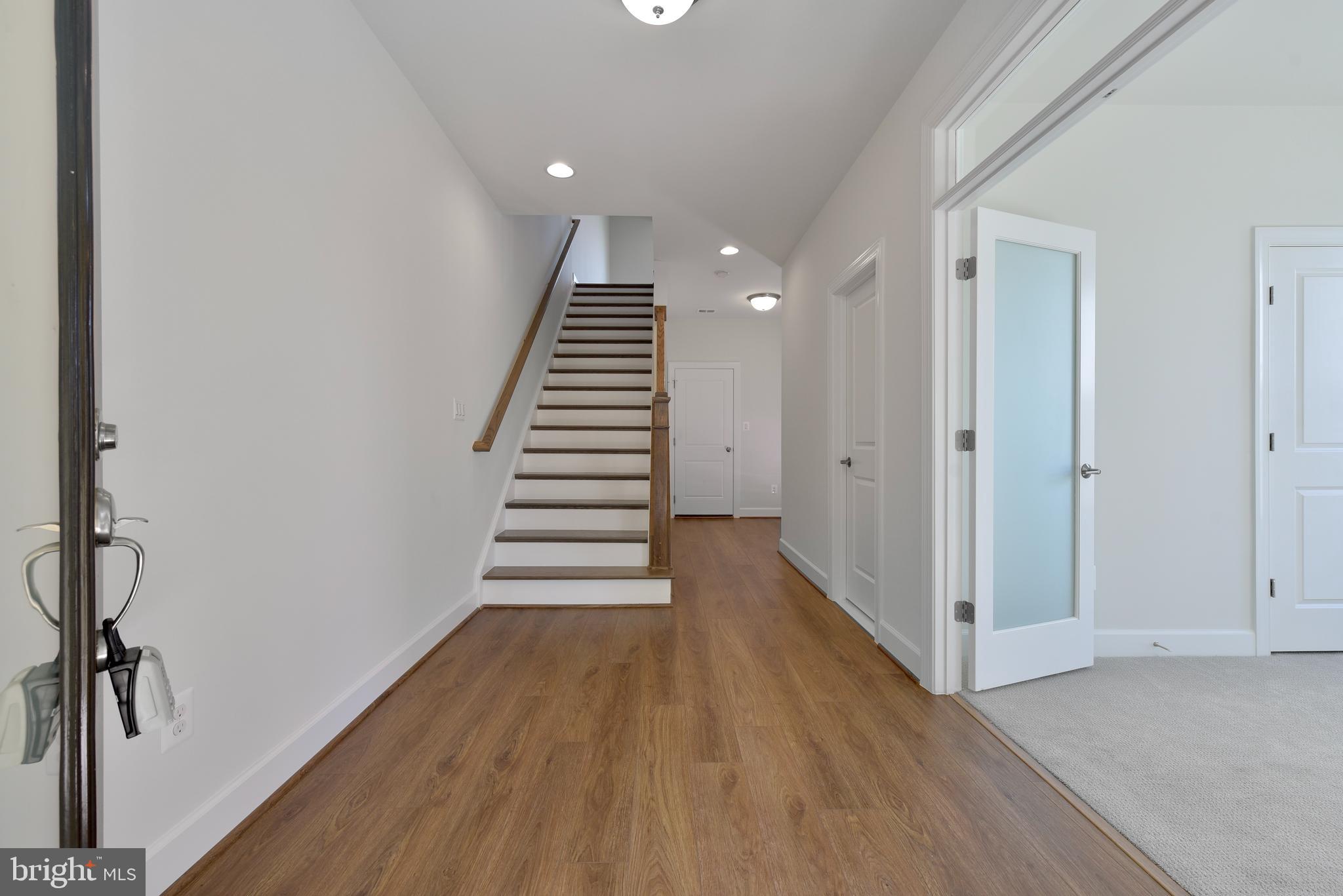 ONE LOUDOUN - Residential