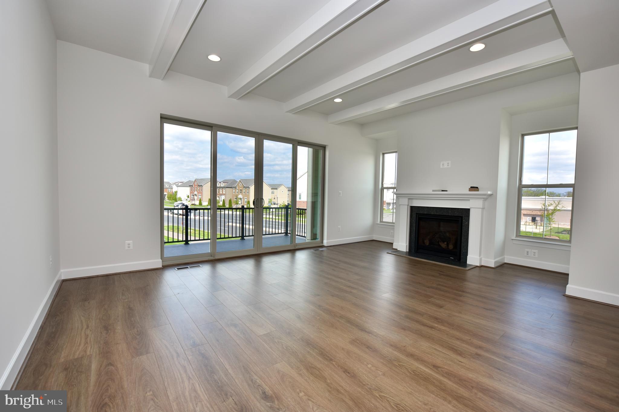 ONE LOUDOUN - Residential
