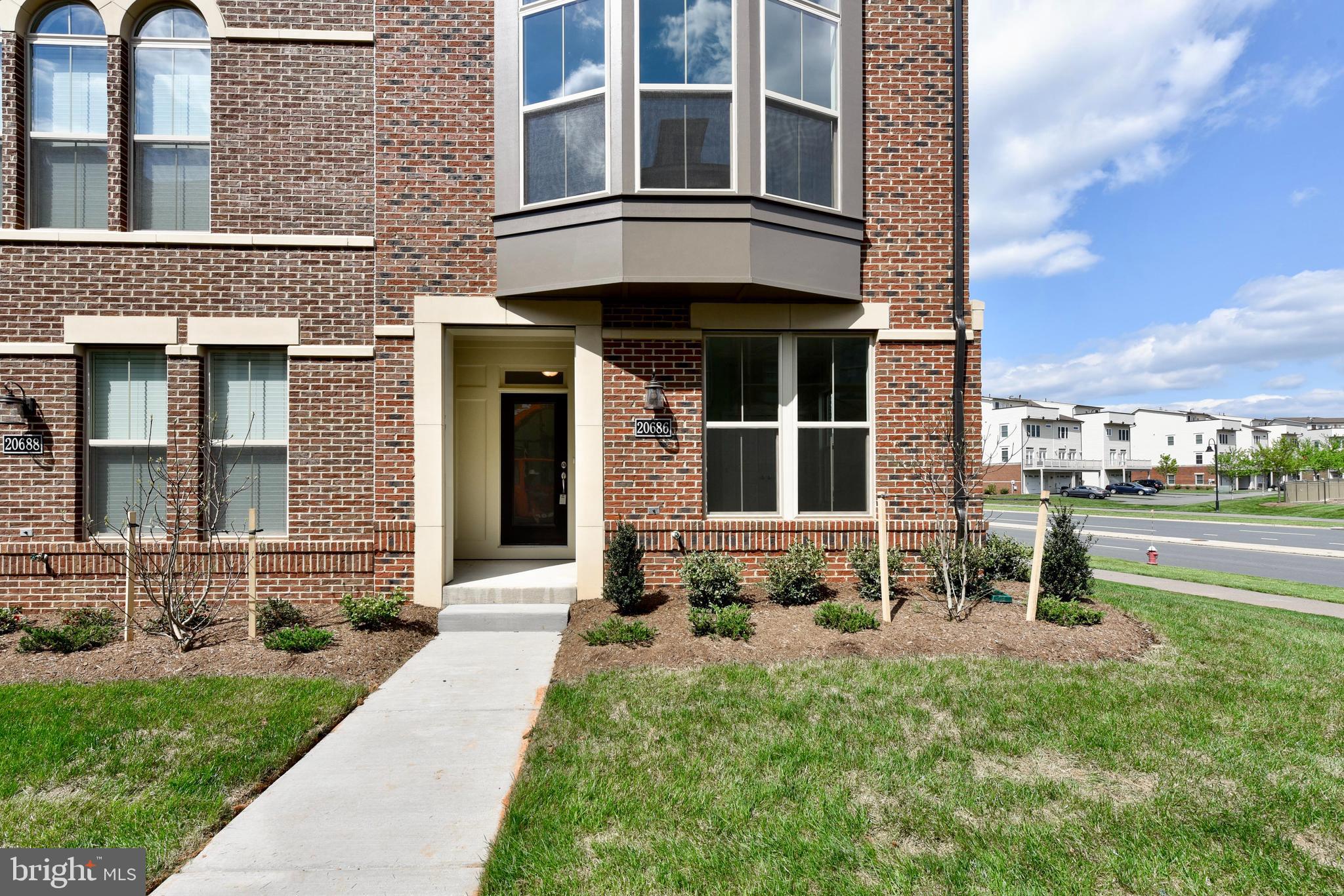 ONE LOUDOUN - Residential