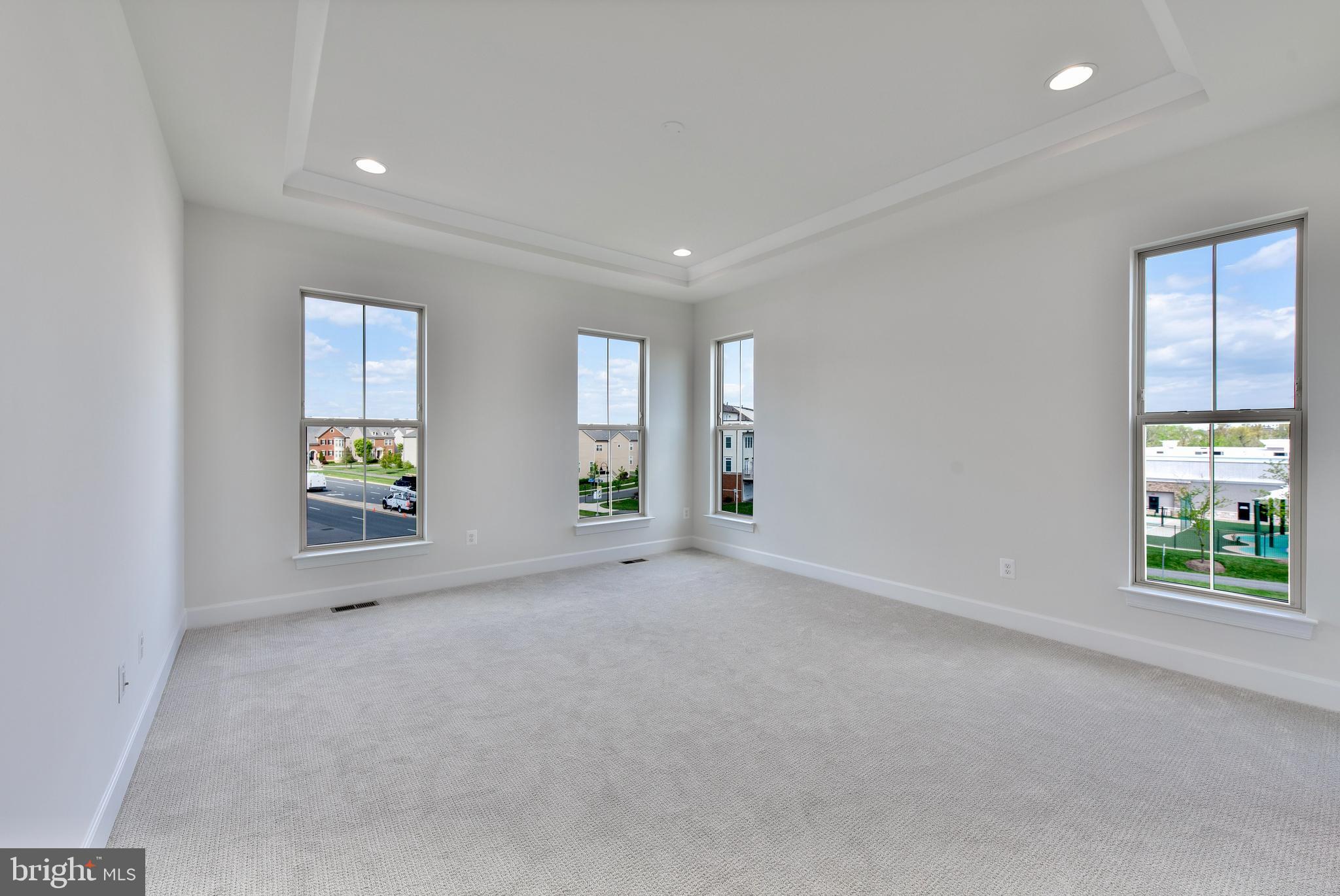 ONE LOUDOUN - Residential