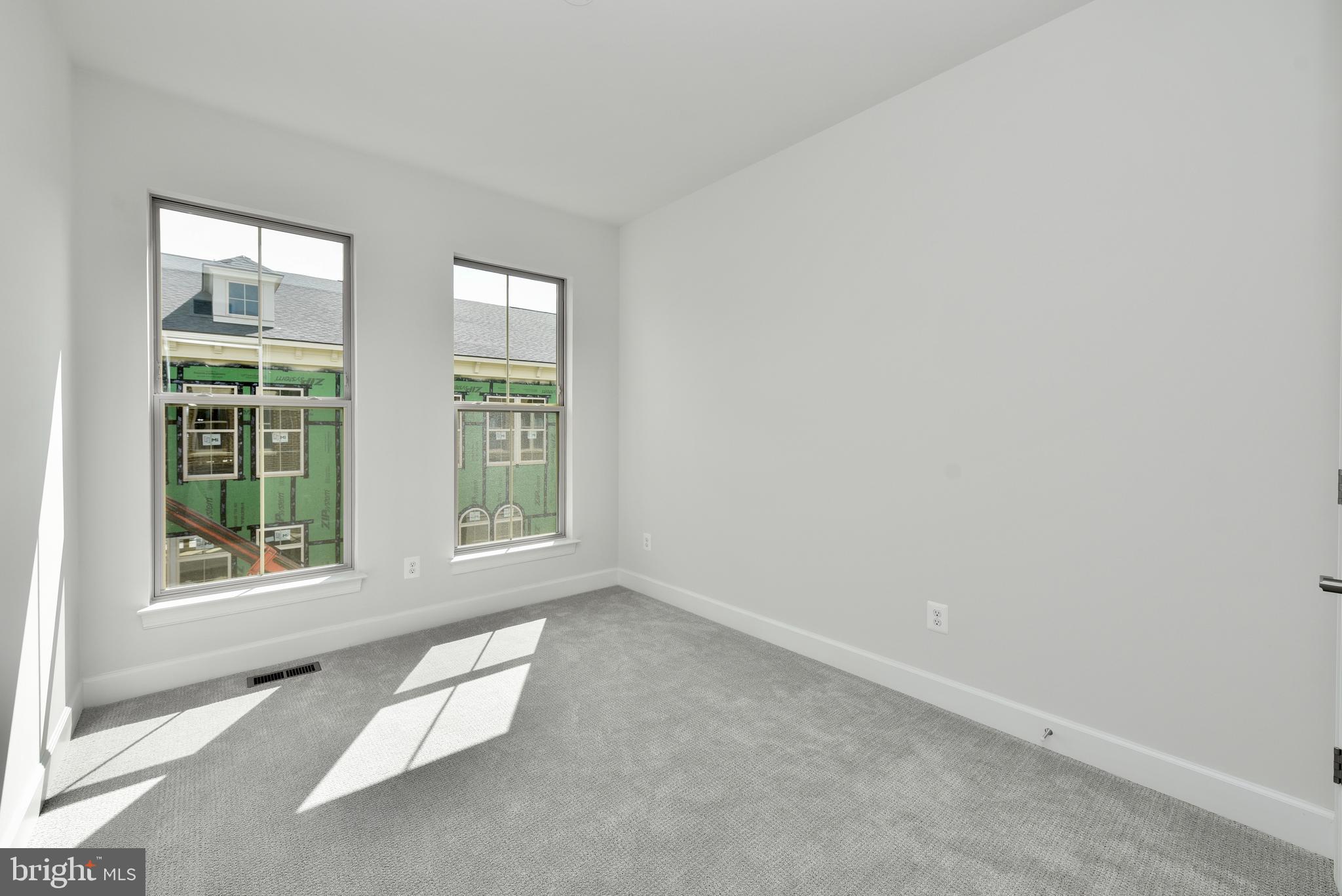 ONE LOUDOUN - Residential