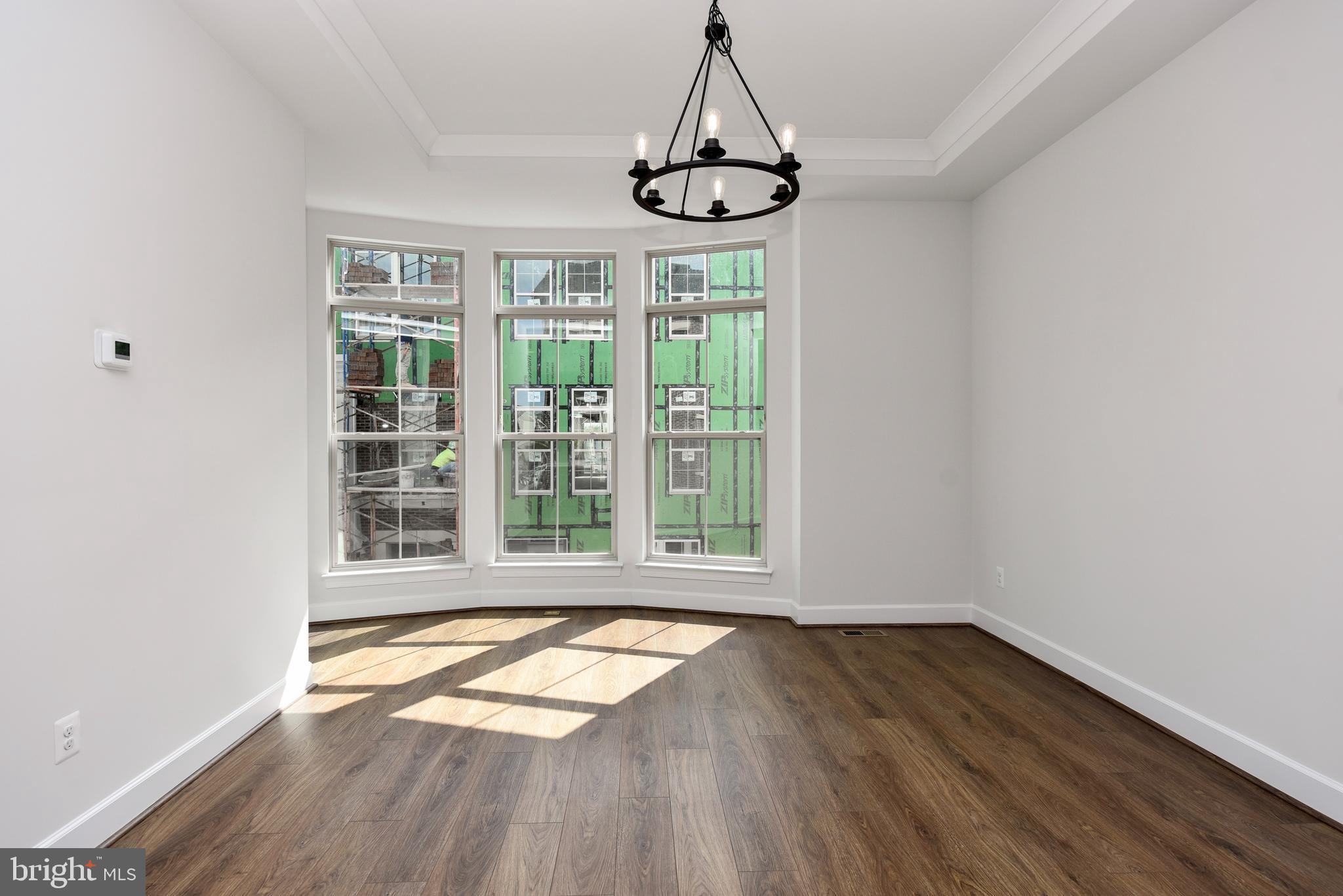 ONE LOUDOUN - Residential