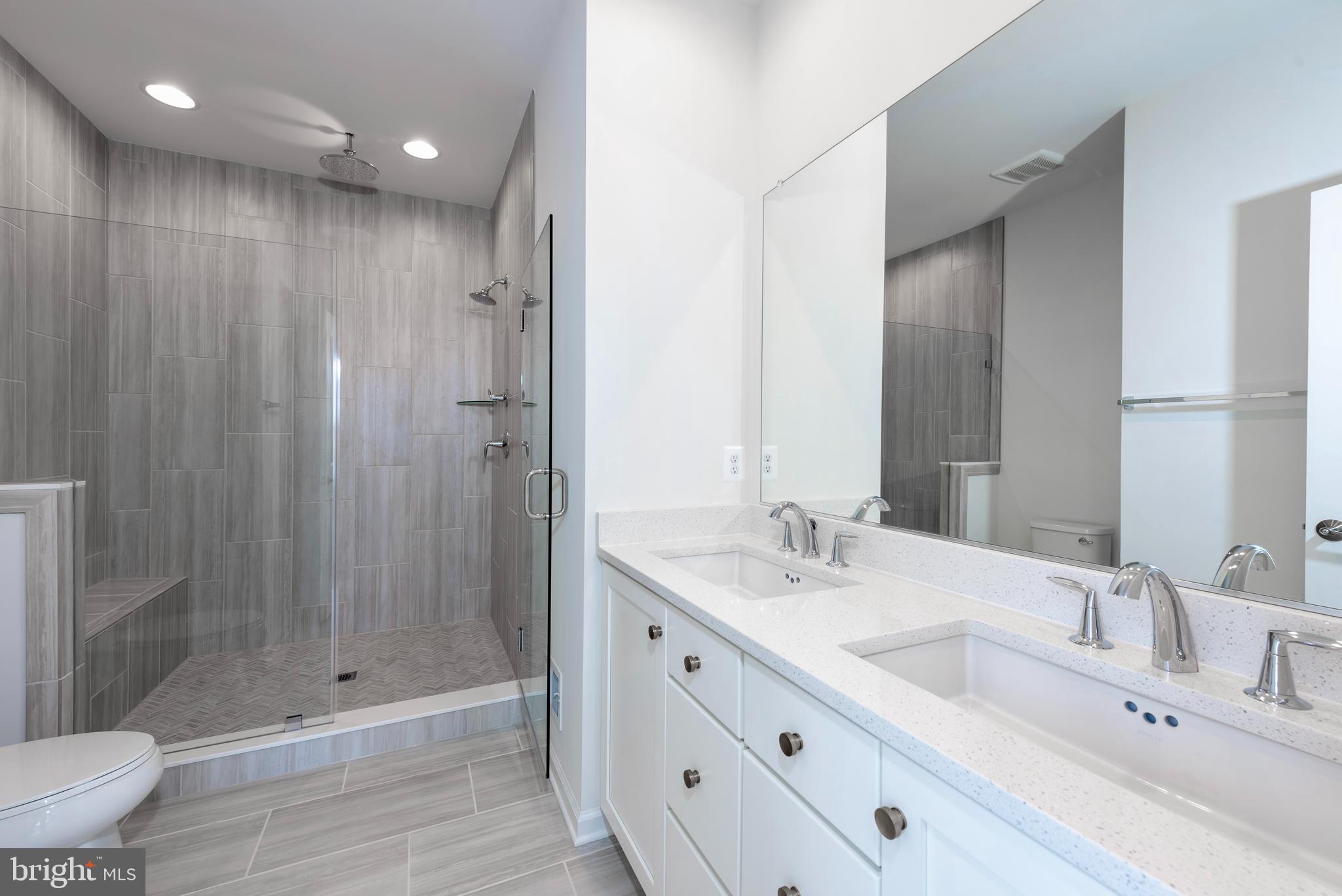 ONE LOUDOUN - Residential