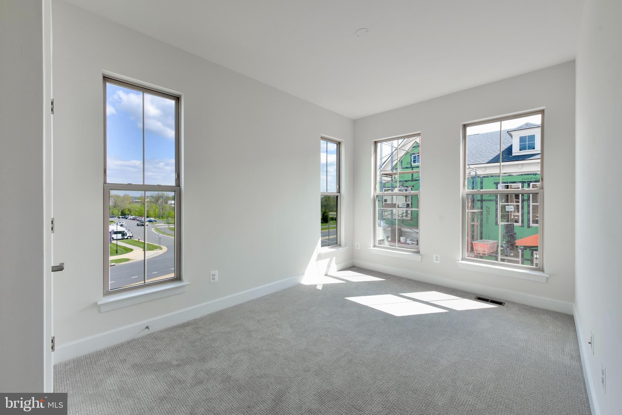 ONE LOUDOUN - Residential