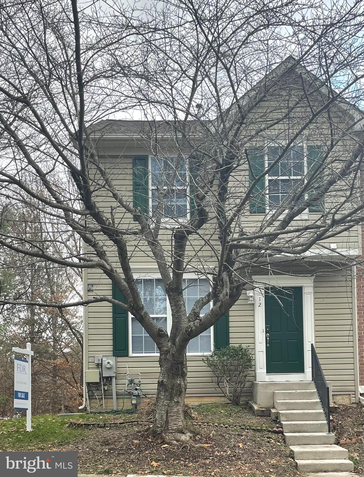 THE VILLAGES OF LYONSFIELD RUN - Residential