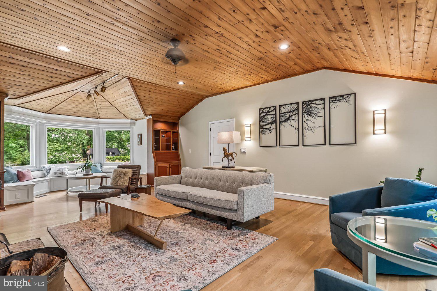 ANCIENT OAK - Residential