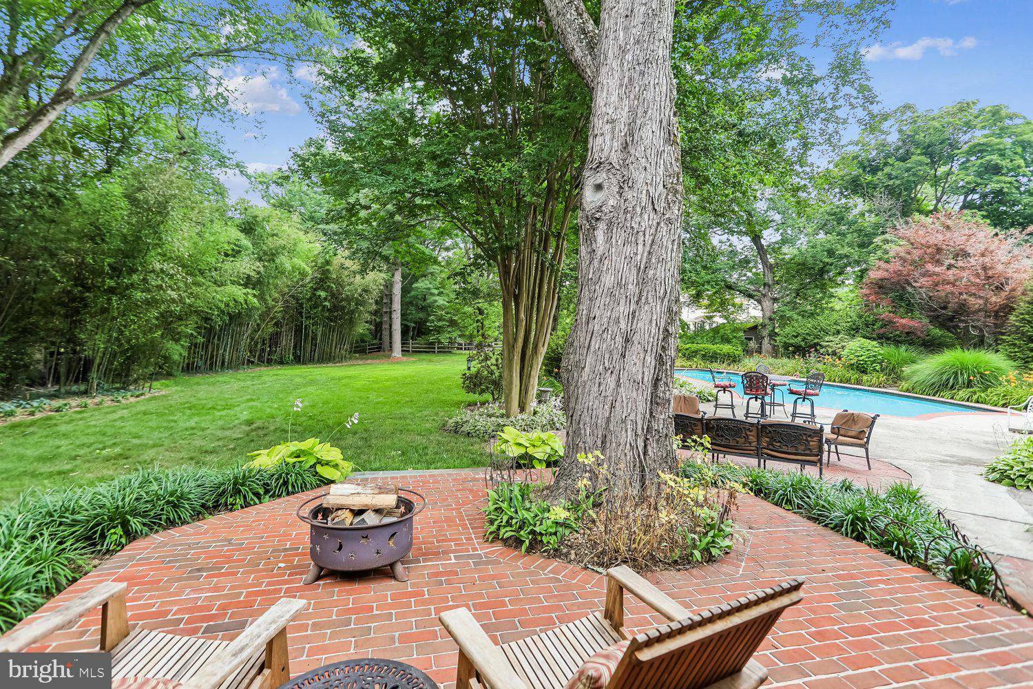 ANCIENT OAK - Residential