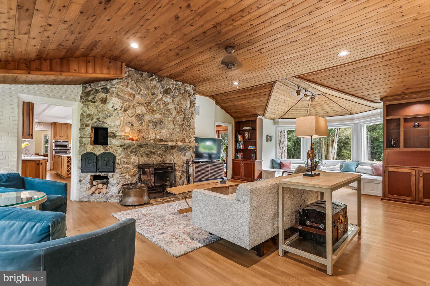 ANCIENT OAK - Residential