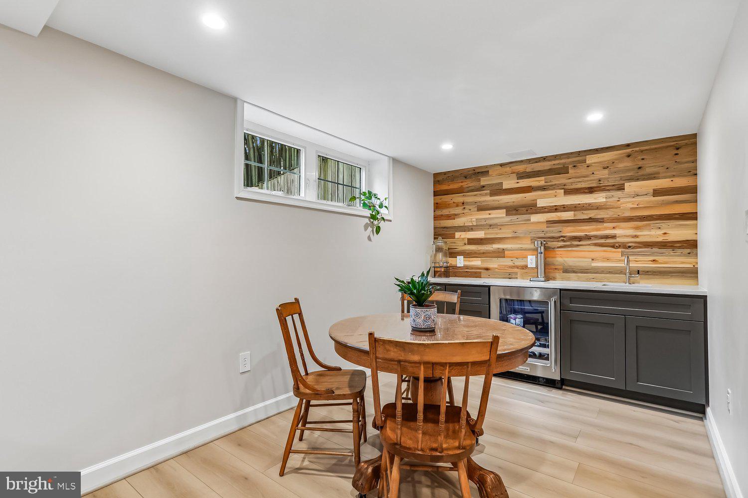 ANCIENT OAK - Residential