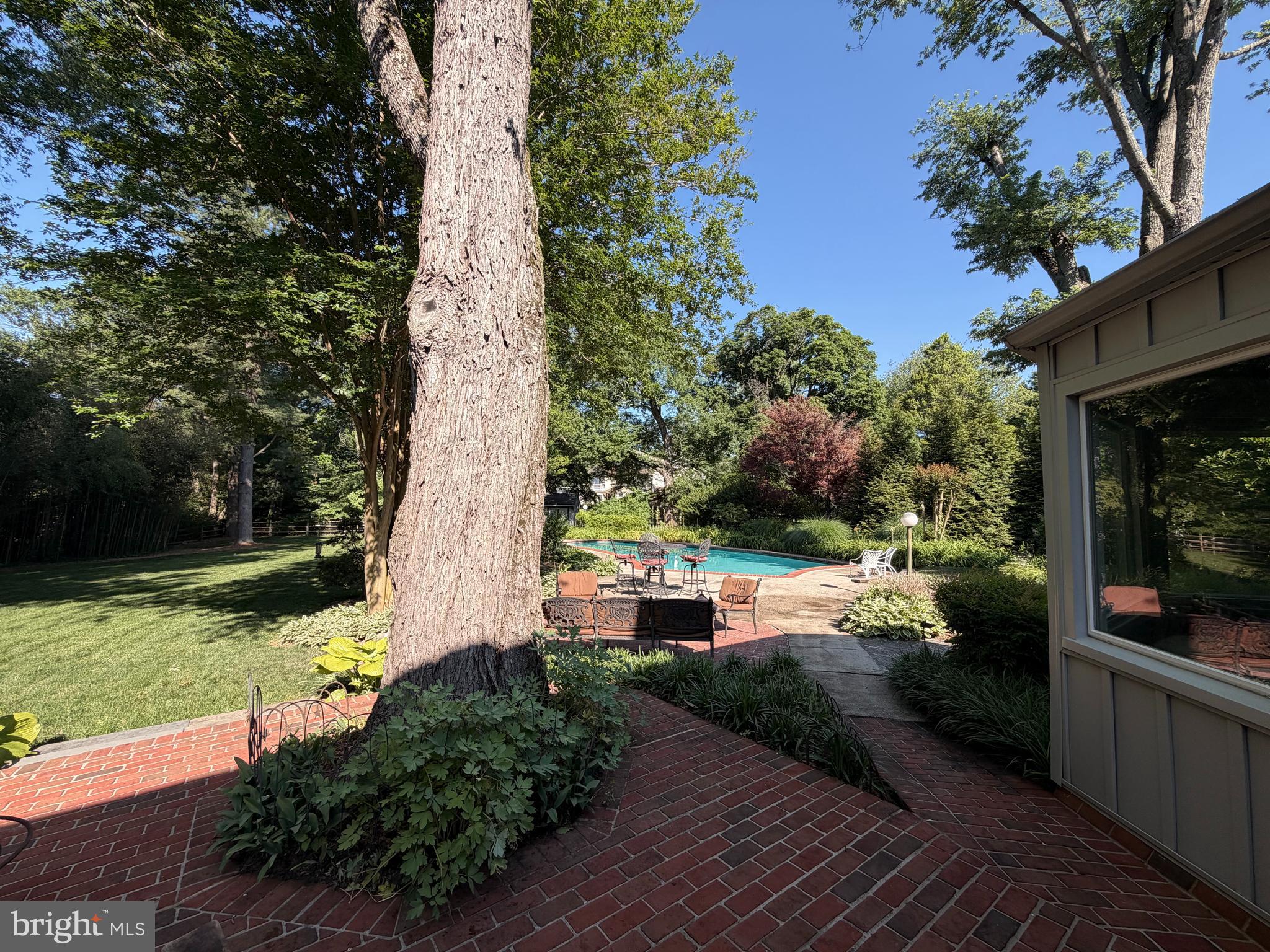 ANCIENT OAK - Residential