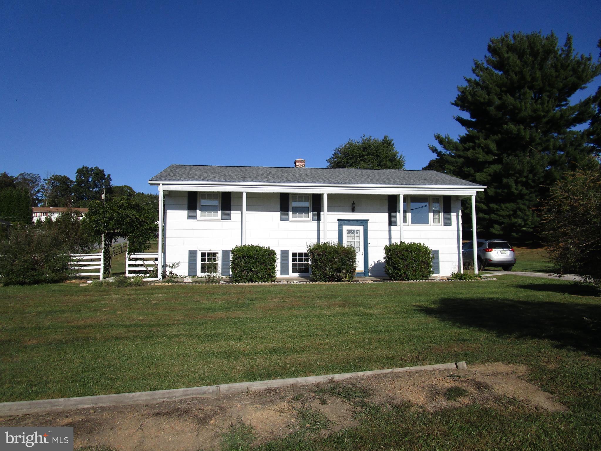 LAWNDALE ACRES - Residential