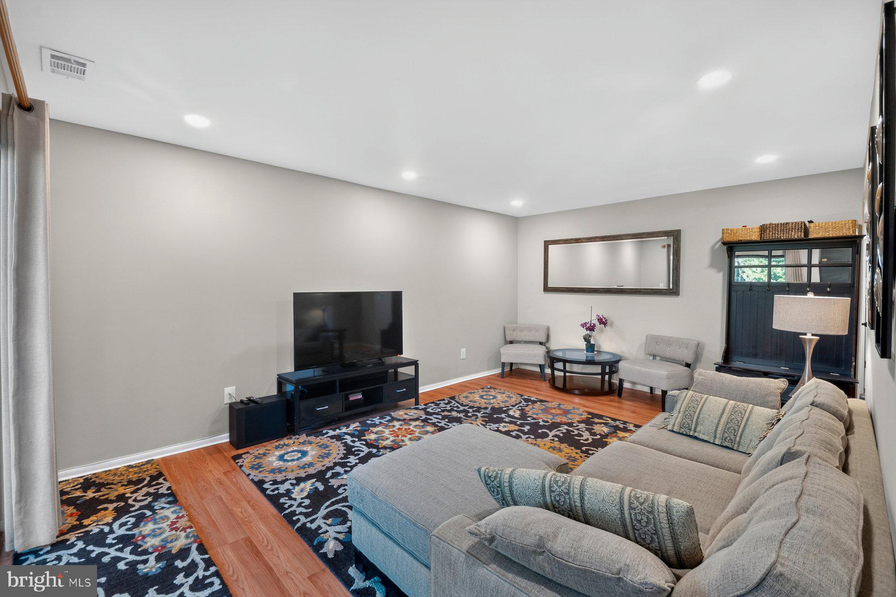 VILLAGE OF LONG REACH - Residential