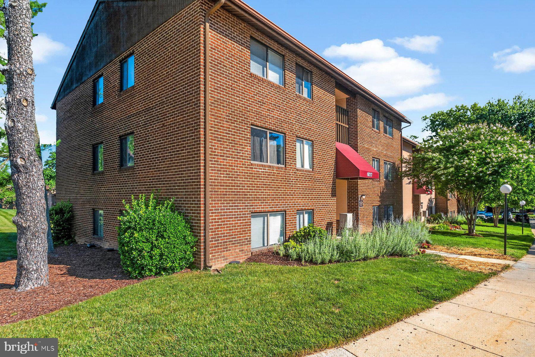 VILLAGE OF LONG REACH - Residential