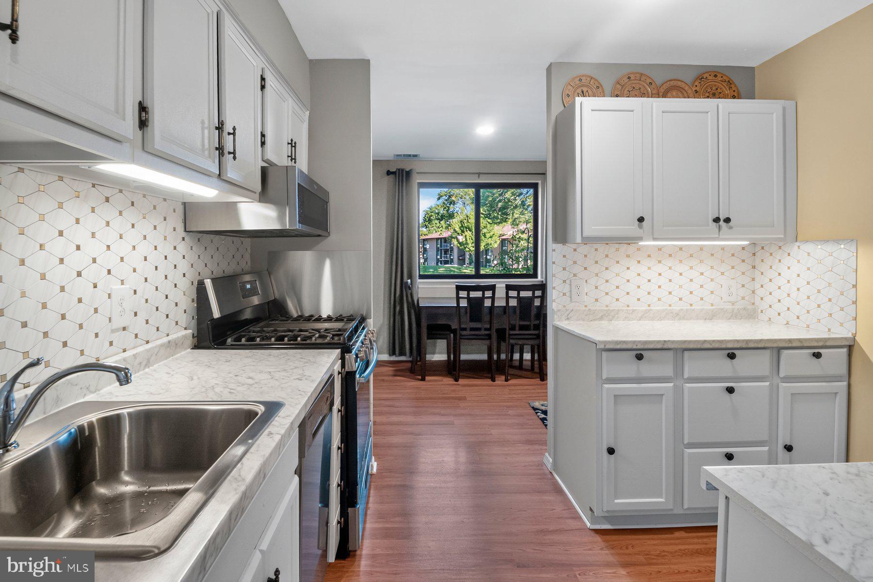 VILLAGE OF LONG REACH - Residential