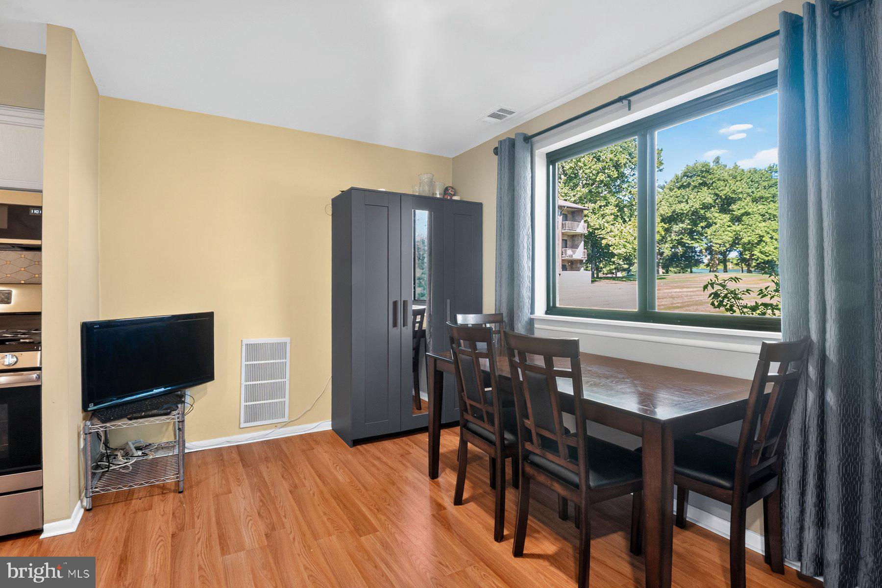 VILLAGE OF LONG REACH - Residential