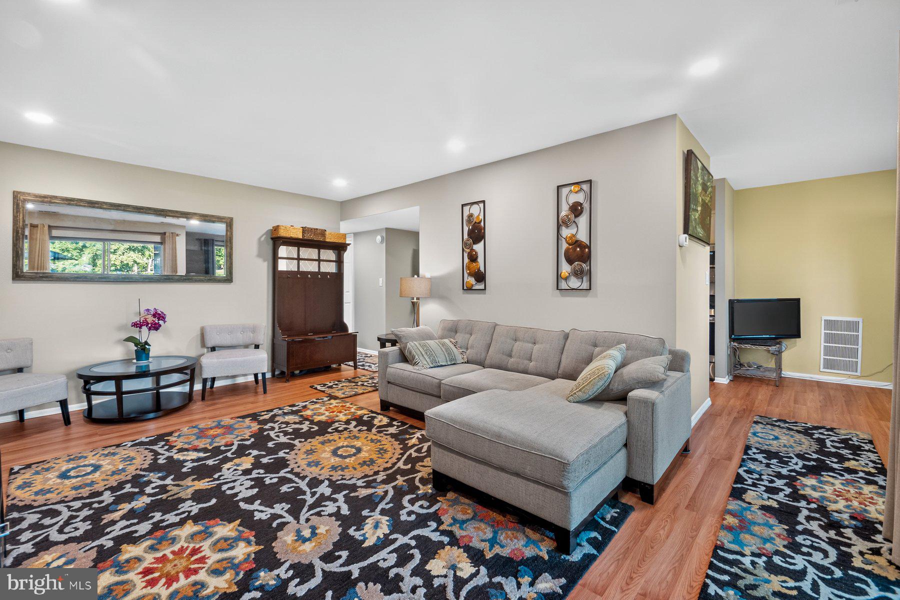 VILLAGE OF LONG REACH - Residential