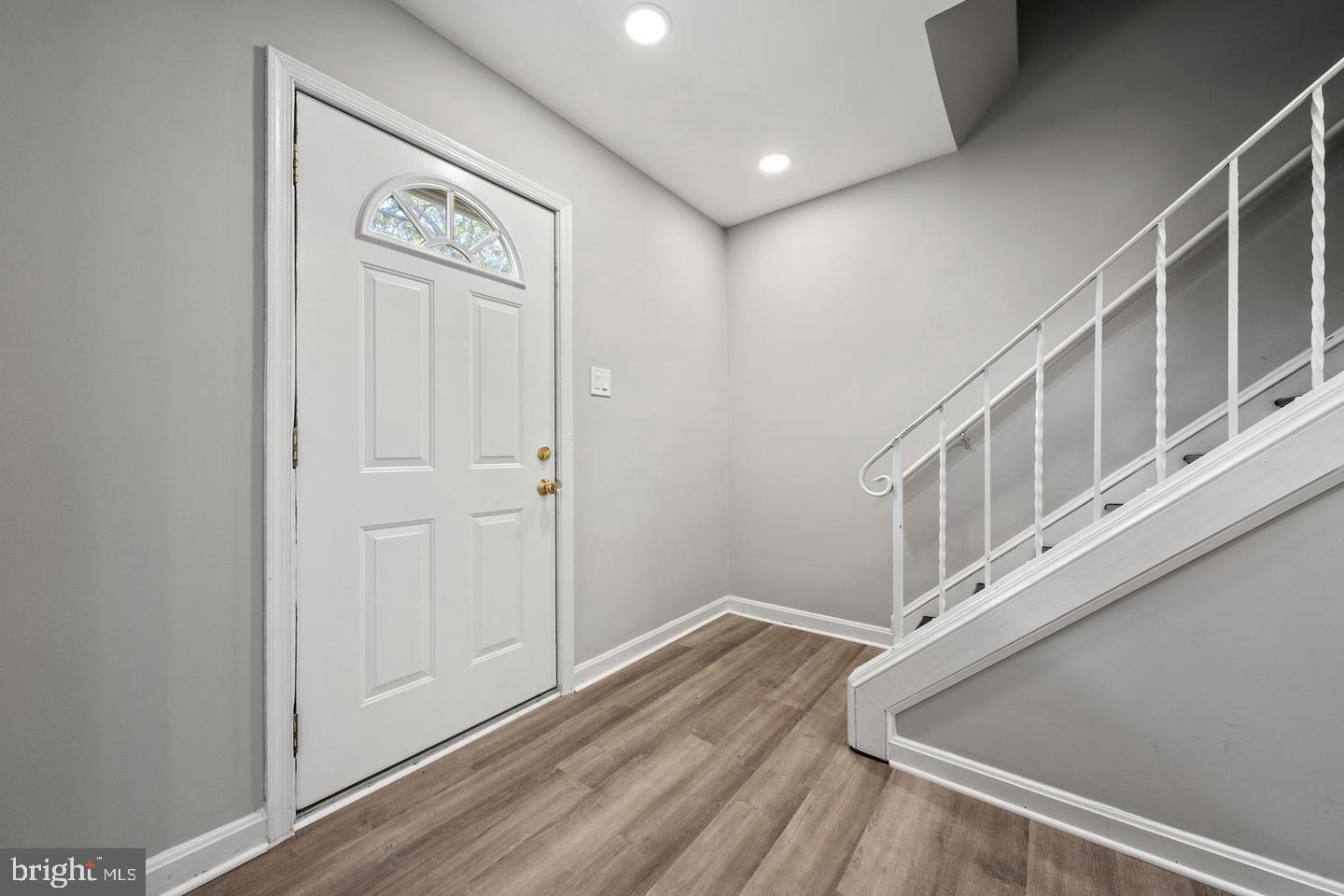 LONDON TOWNE - Residential Lease