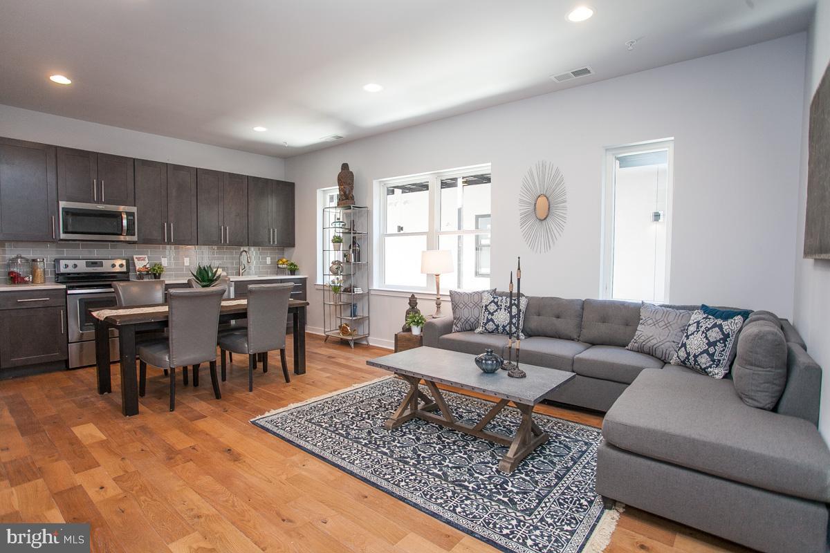 Welcome home to Drexel Arms, featuring rarely offered NEWER CONSTRUCTION! 3 and 4 bedroom apartments built in a beautiful brick building walking distance from campus. These units feature hardwoord floors, beautiful fully equipped kitchens, luxurious bathrooms, and so much more! Your family and friends will definitely be impressed by your new home (parent-approved!). Fully-furnished upon request. Gather your roommates and contact us today for your chance to live in these beautiful newer apartments! Photos of similar units.