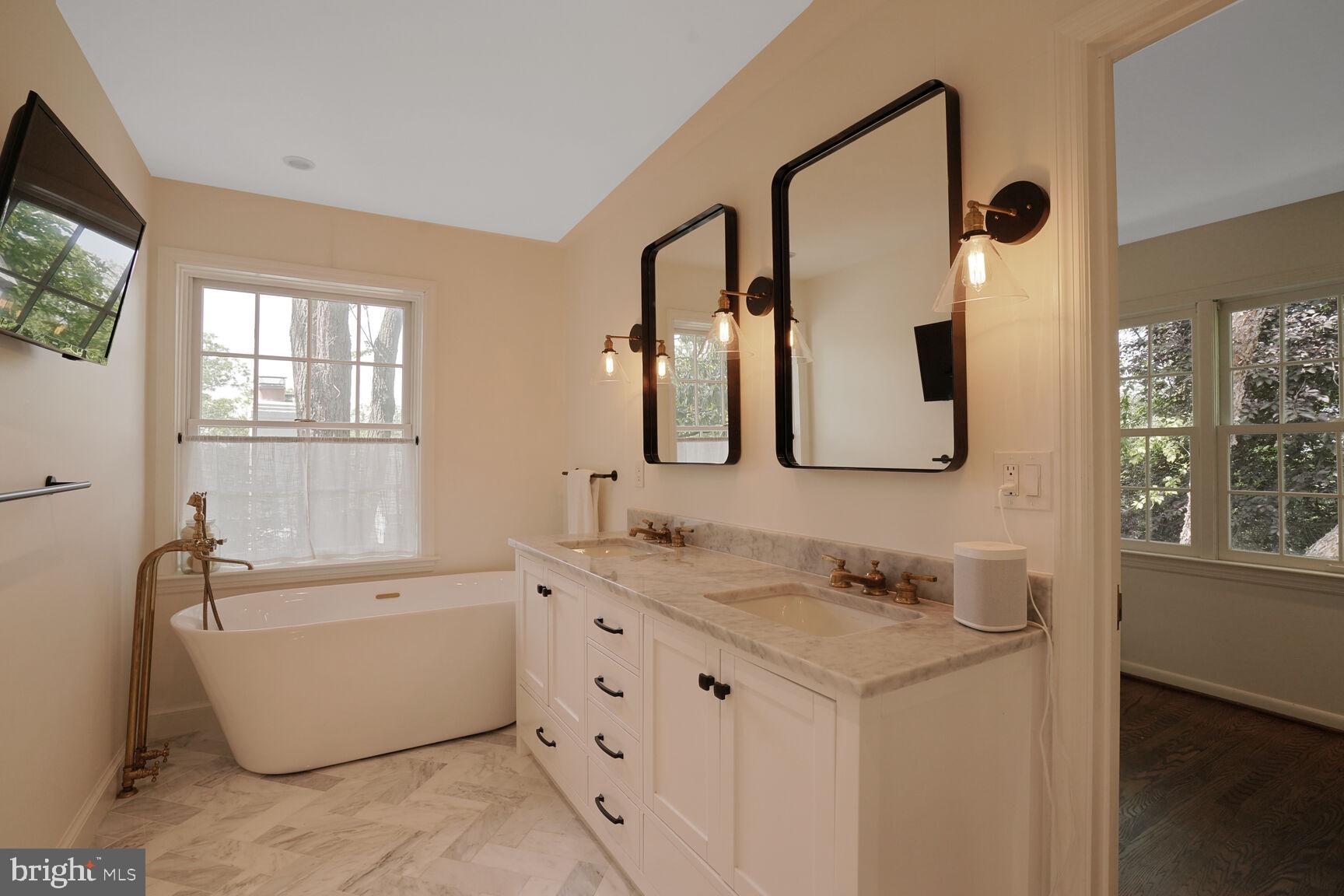WESLEY HEIGHTS - Residential