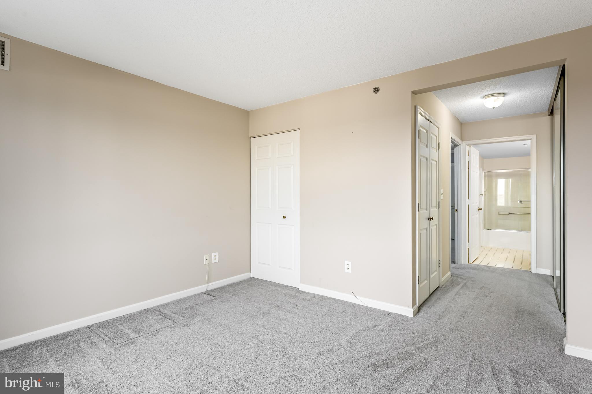 LANSDOWNE WOODS - Residential