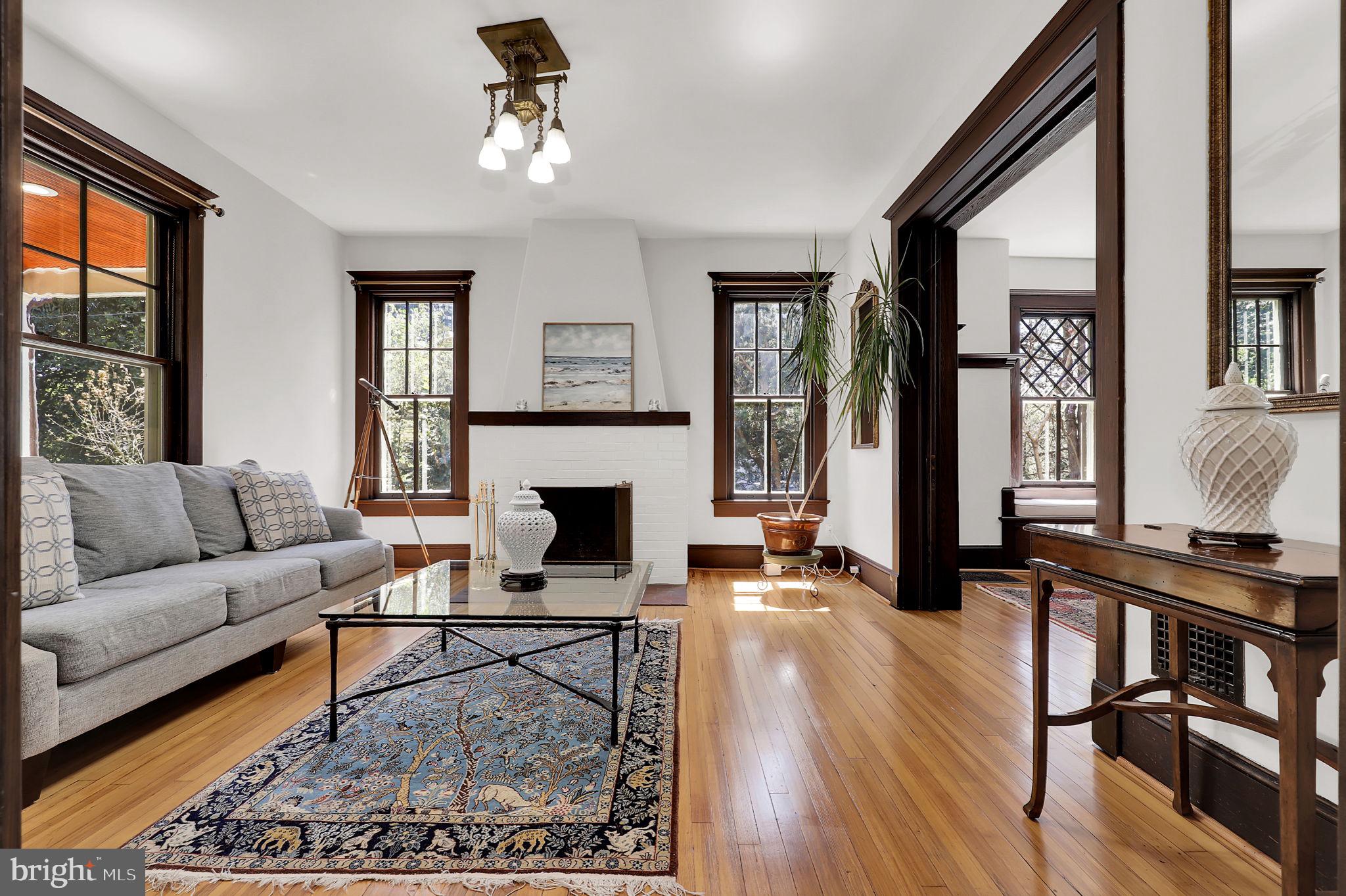 KENSINGTON - Residential