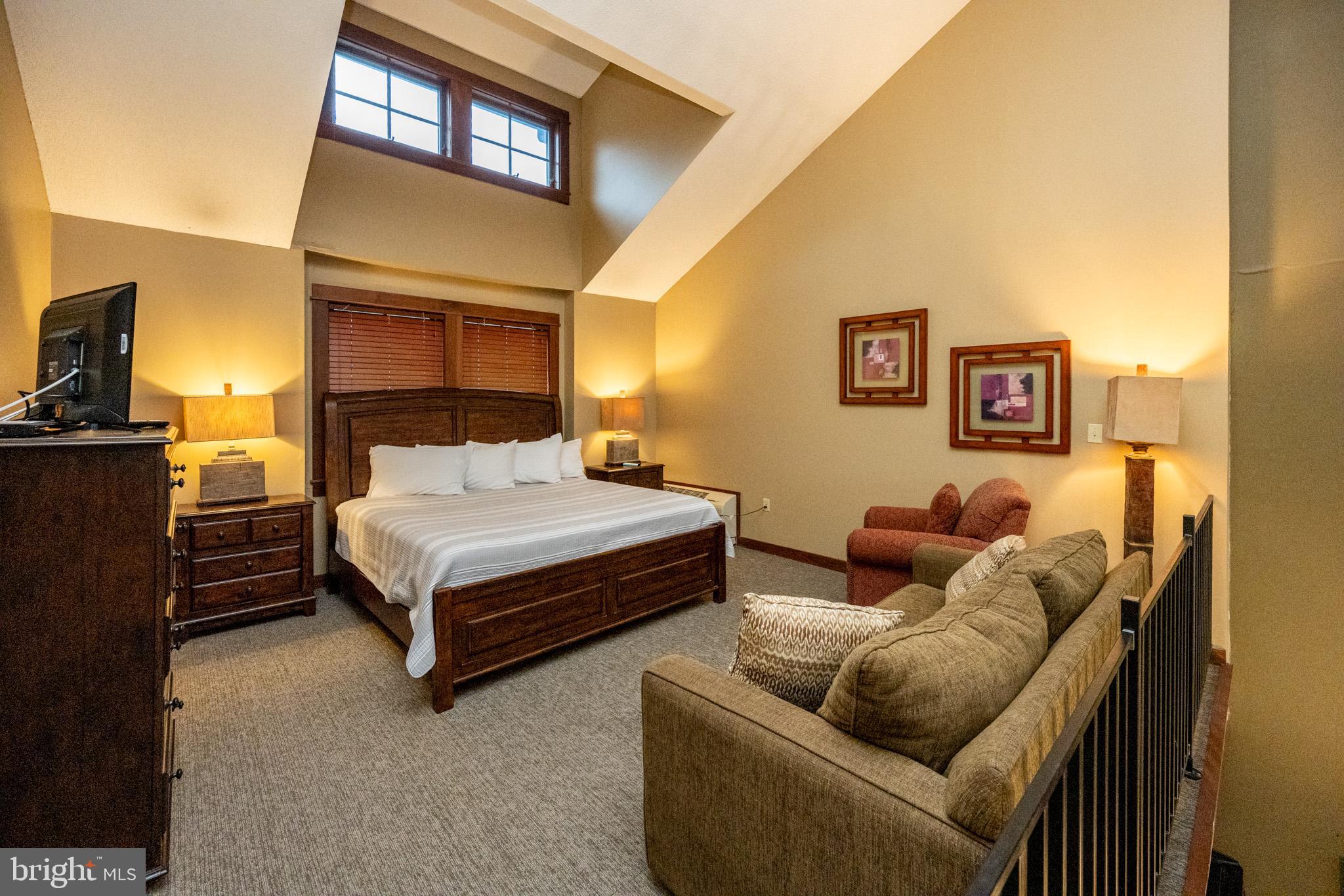 SILVER TREE SUITES - Residential