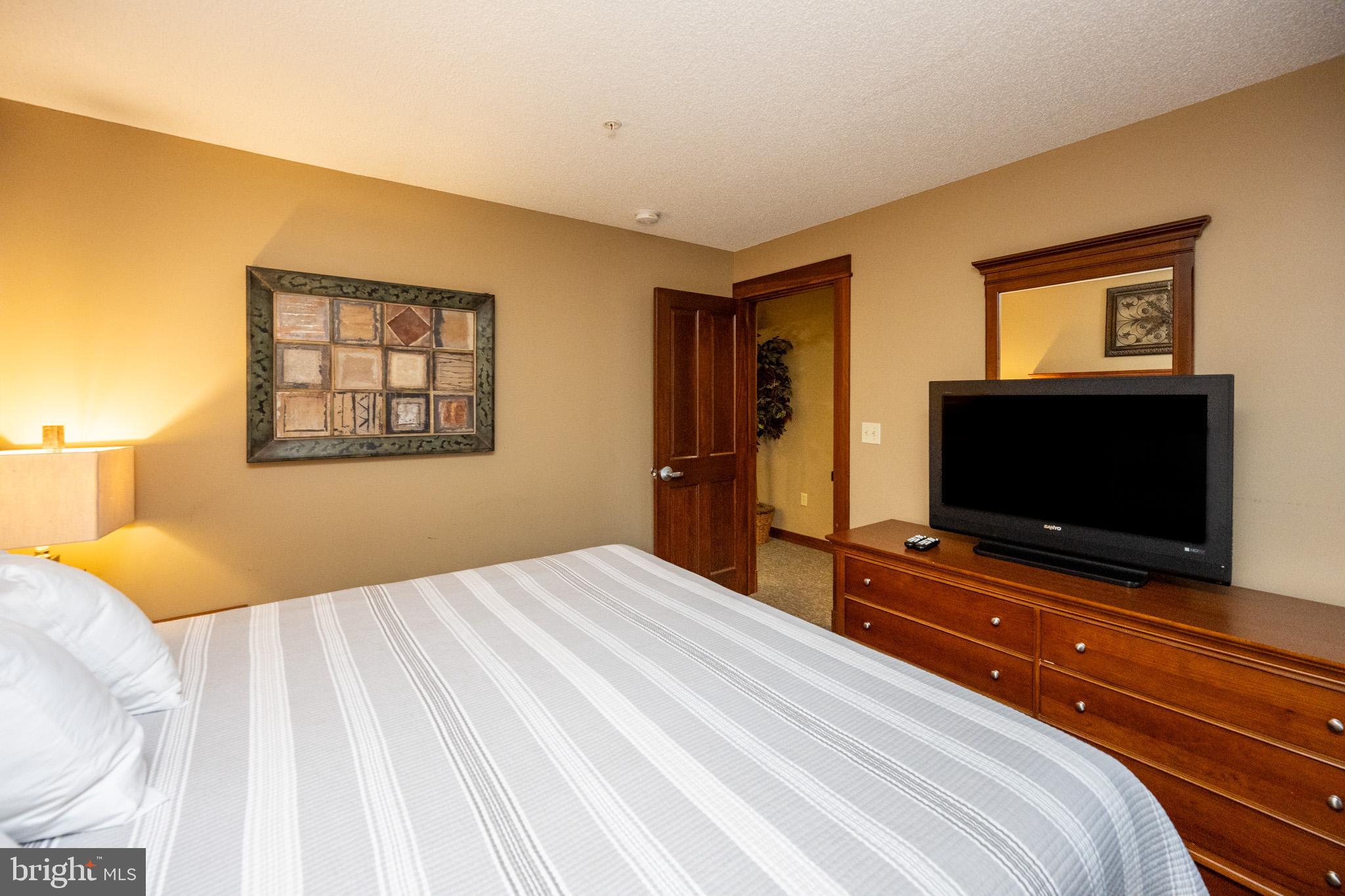 SILVER TREE SUITES - Residential