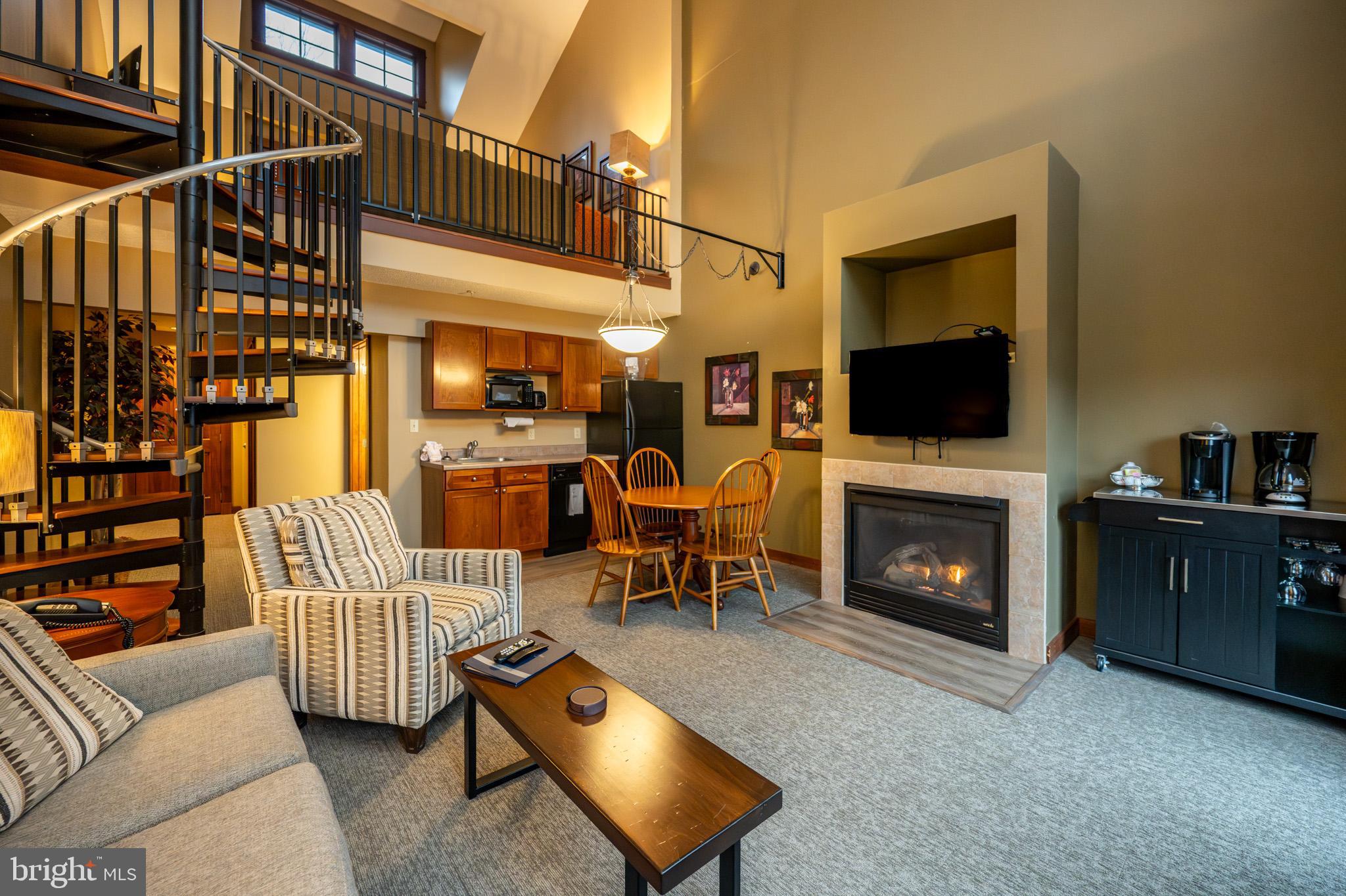 SILVER TREE SUITES - Residential