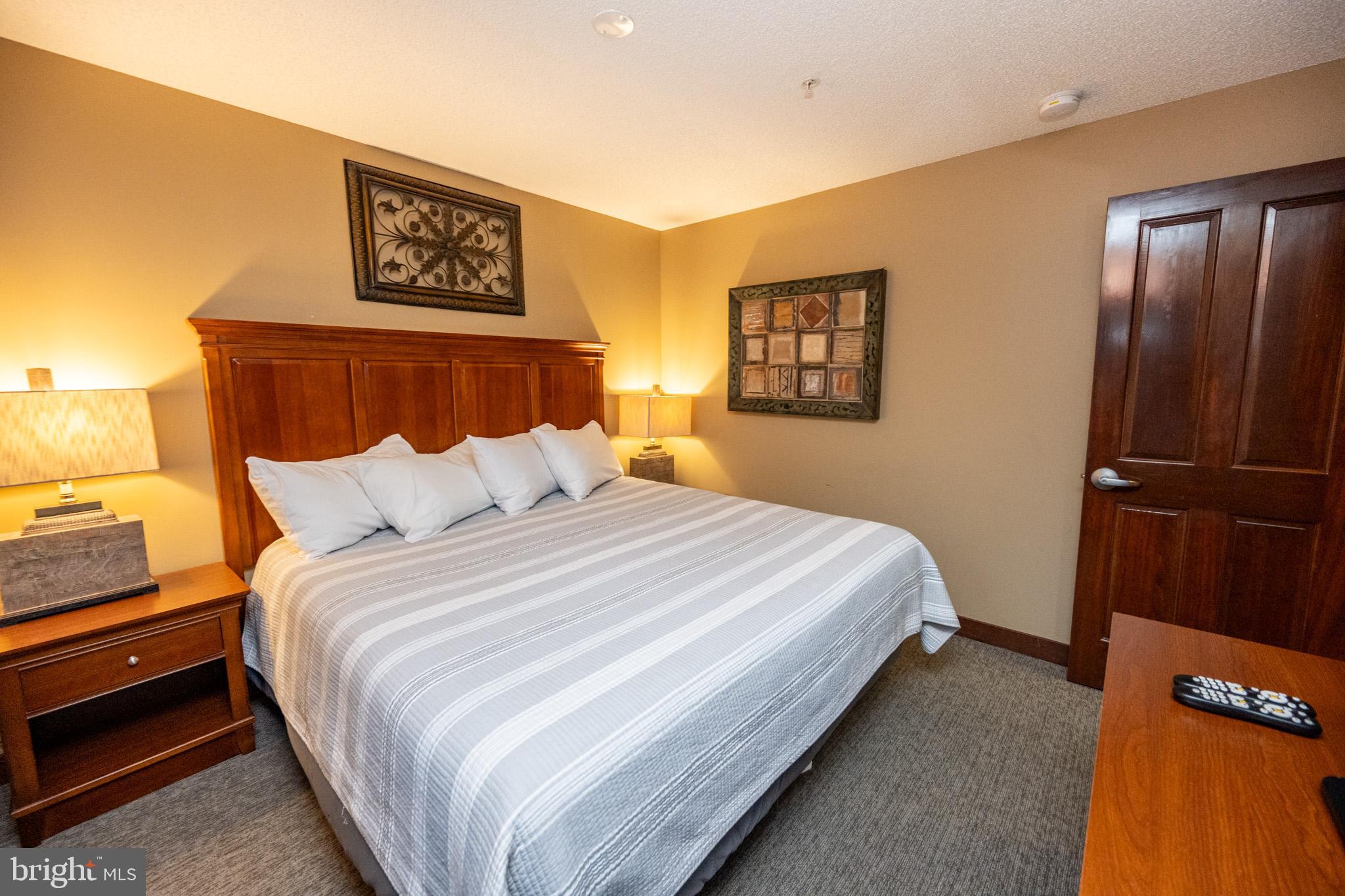 SILVER TREE SUITES - Residential