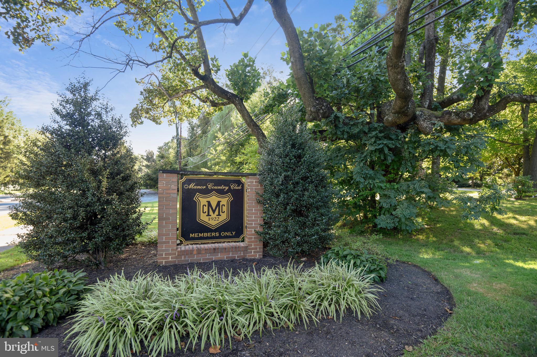 MANOR PARK - Residential