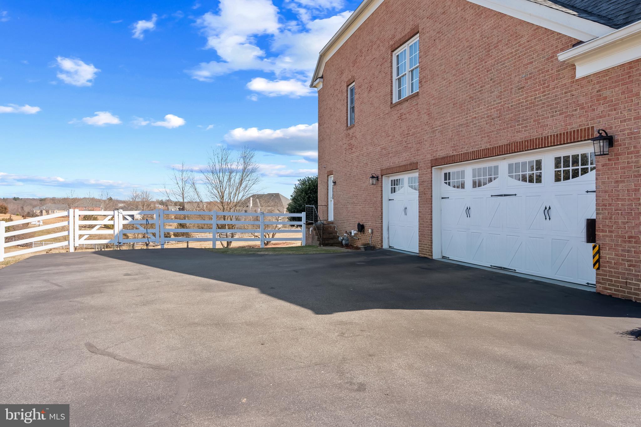 STONEY CREEK ESTATES - Residential