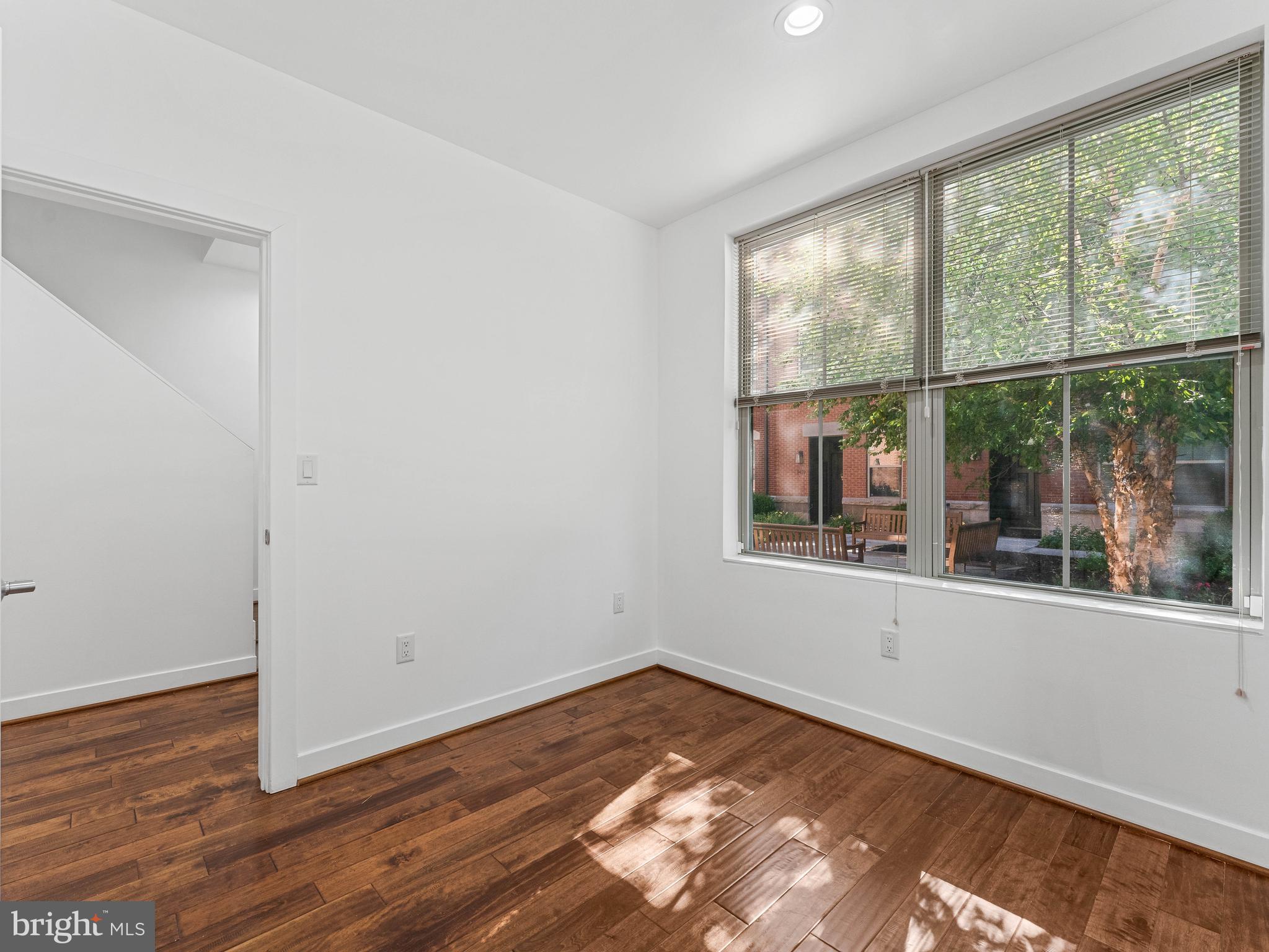 DICKINSON NARROWS - Residential