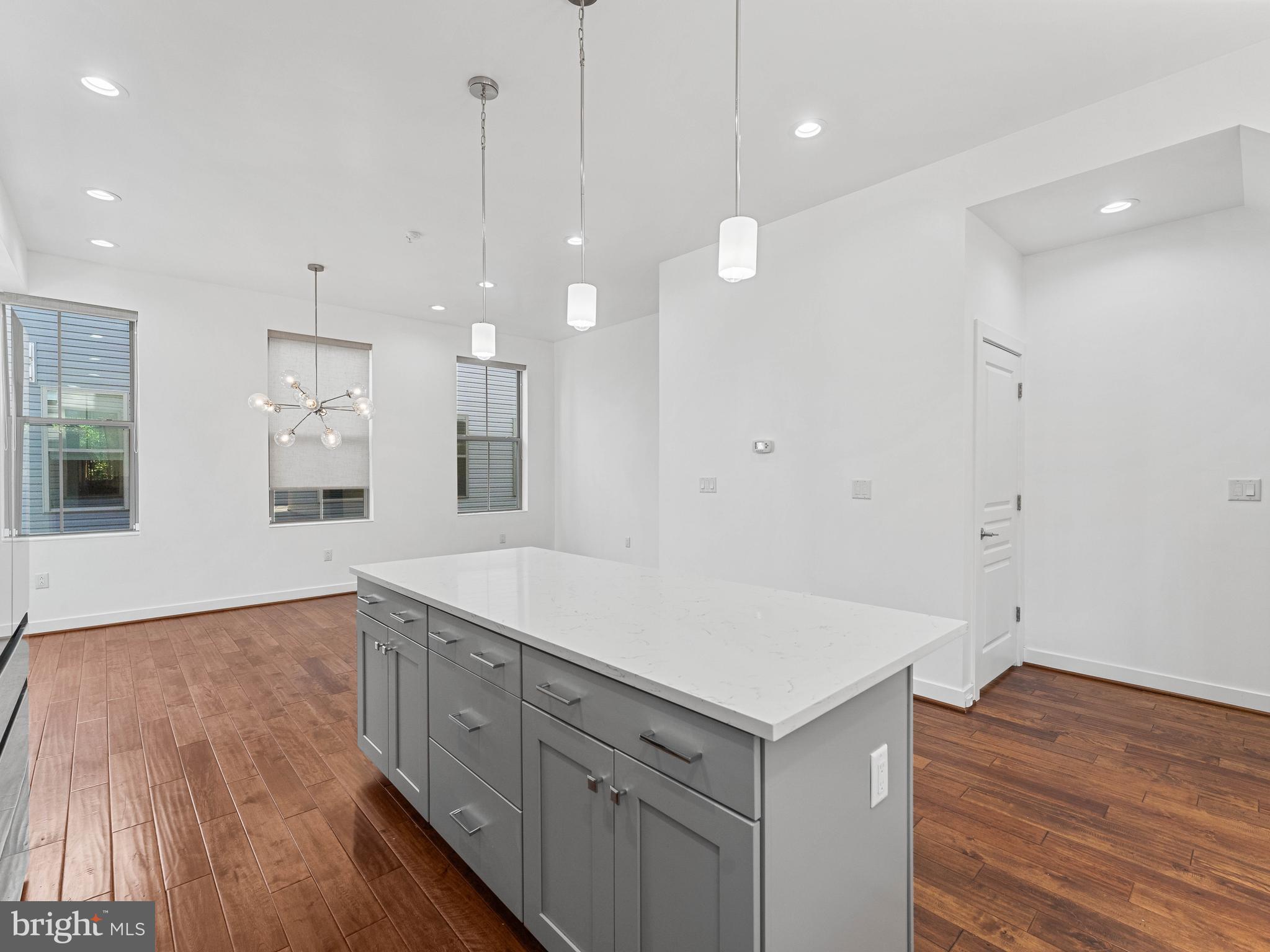 DICKINSON NARROWS - Residential