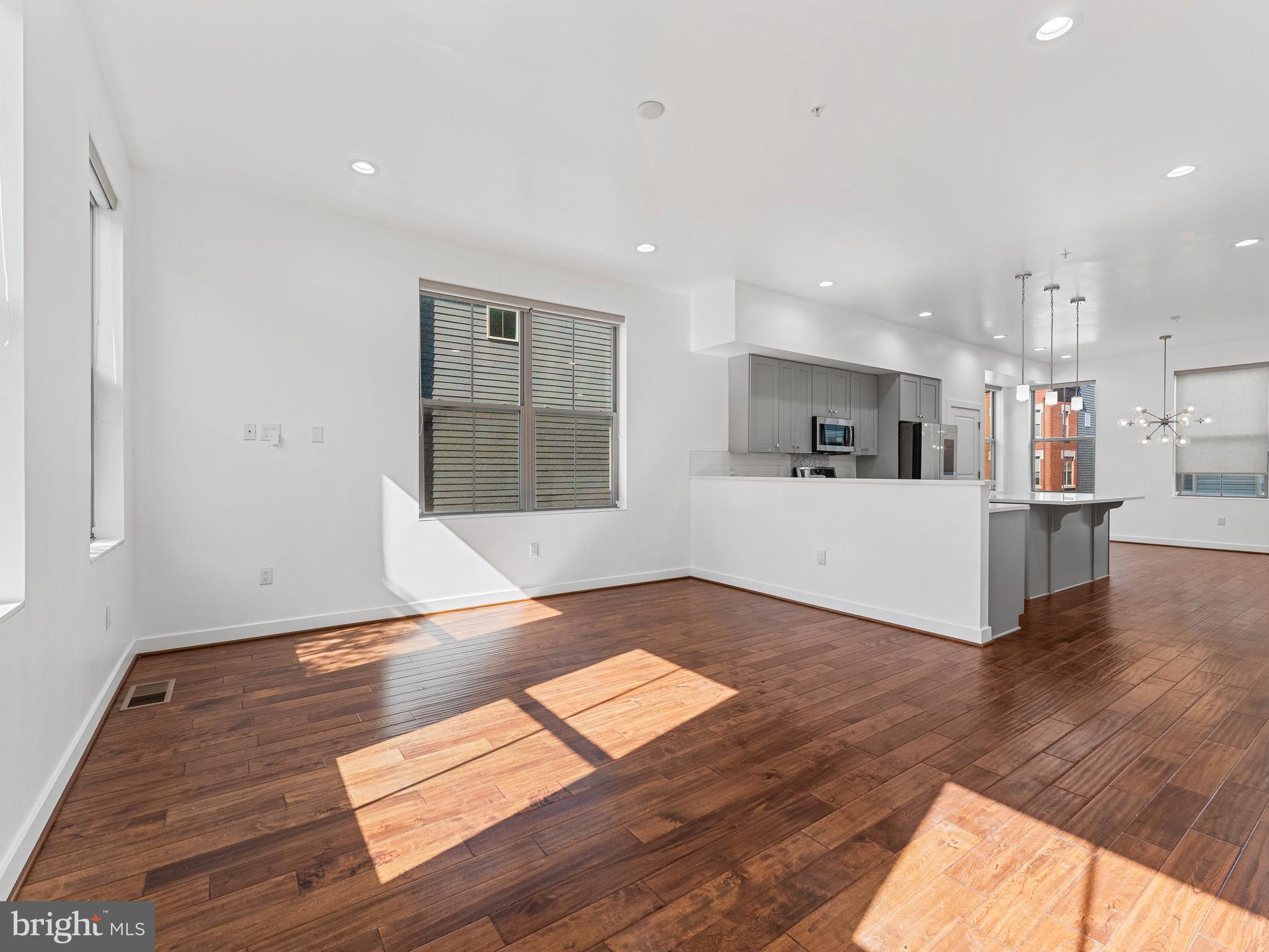 DICKINSON NARROWS - Residential