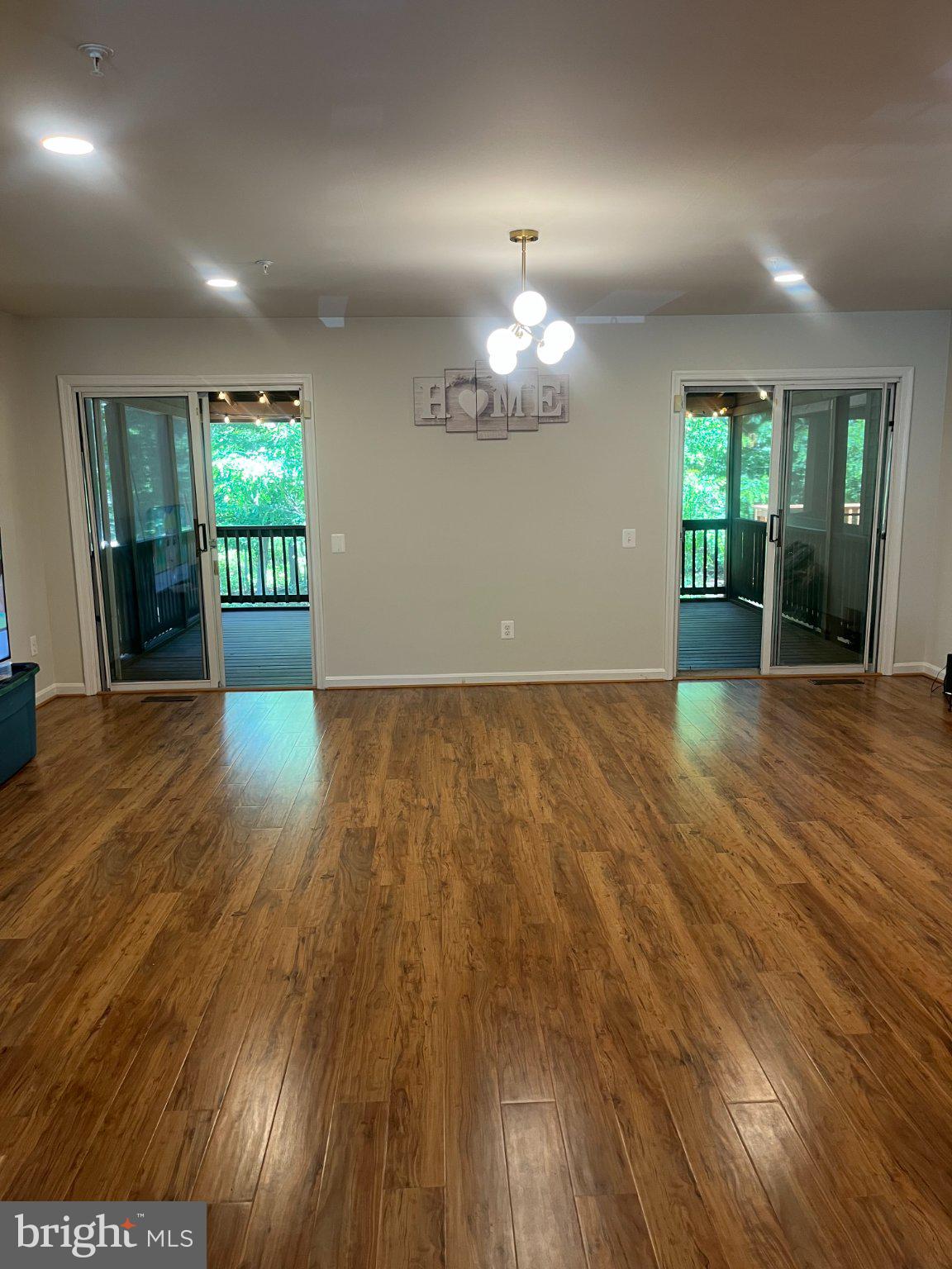 SEVEN OAKS - Residential