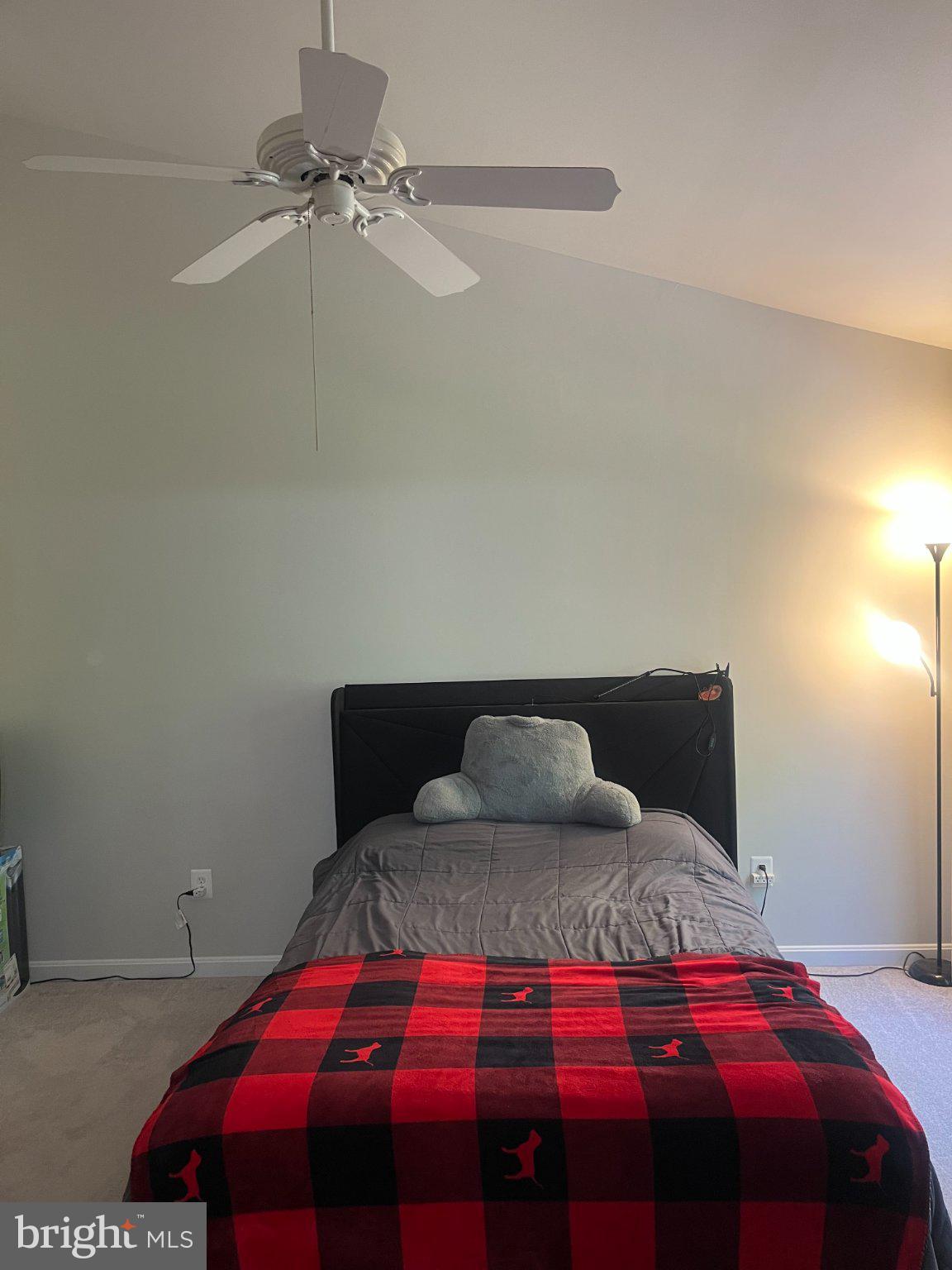 SEVEN OAKS - Residential