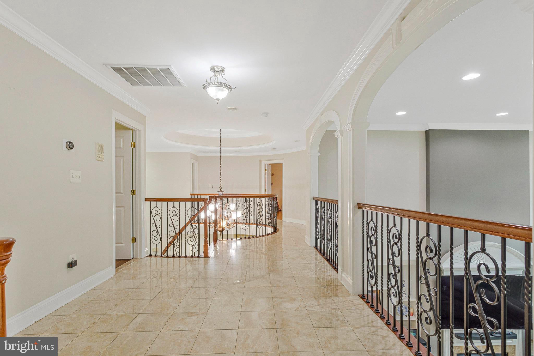 GOVERNORS MANOR - Residential